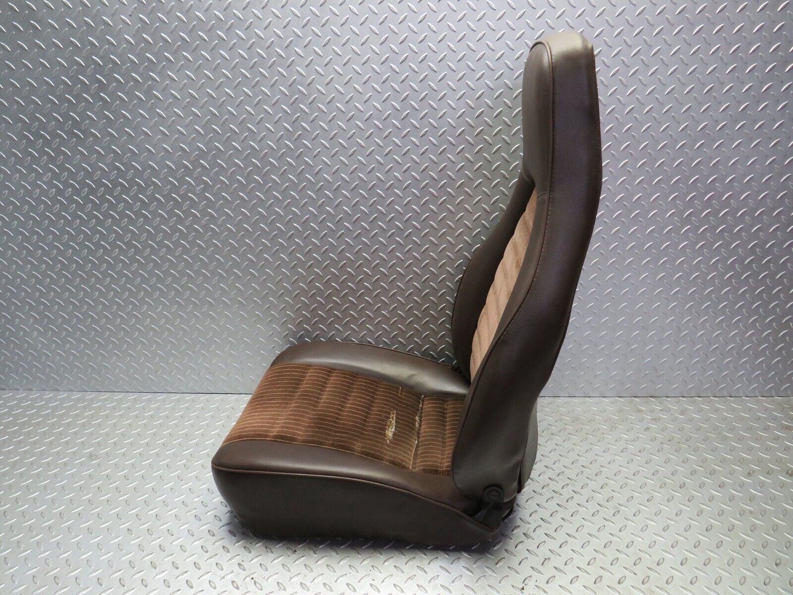 30190 Porsche 924 Front Right Driver Seat