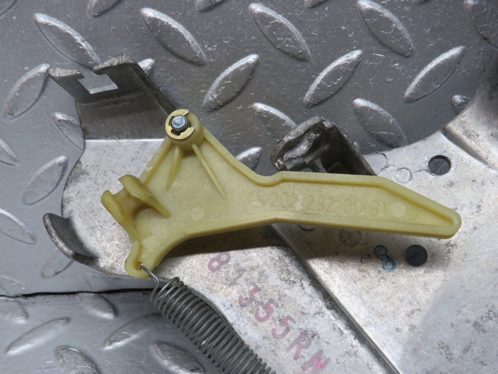 33415 Mercedes-Benz W202 C180 Brake Pedal Bracket 2022900319 2022920031