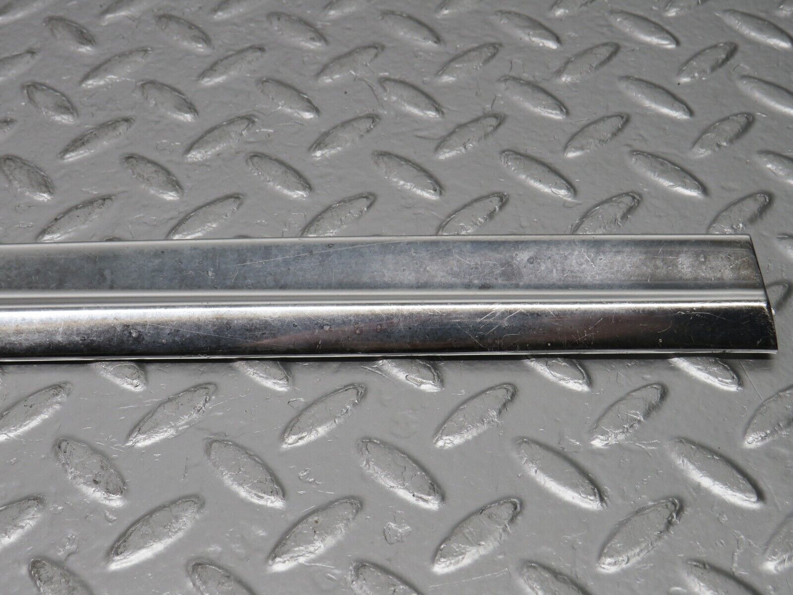 0742 Mercedes-Benz C107 350SLC Coupe Rear Left Window Chrome