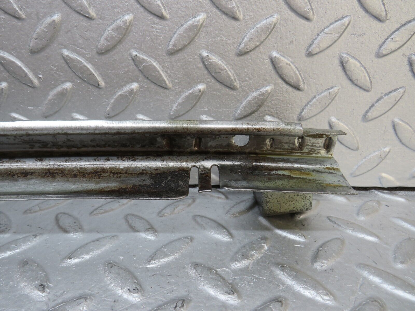 37289 Mercedes-Benz W109 300SEL Front Right Door Window Channel