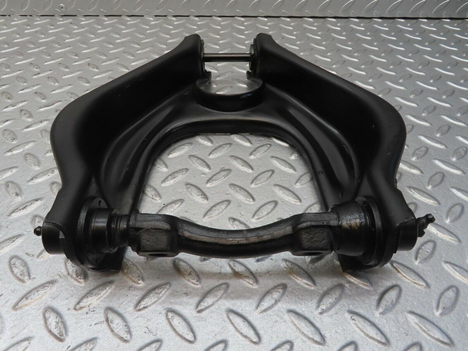 13428 Mercedes-Benz W111 220S Front Left Upper Control Arm