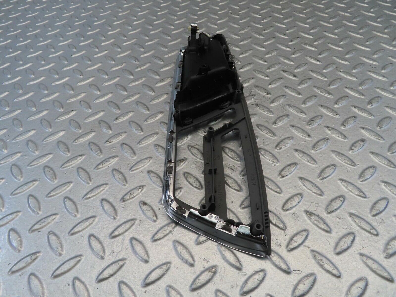 11105 Mercedes-Benz W221 S320 Front Right Door Handle 2217205848