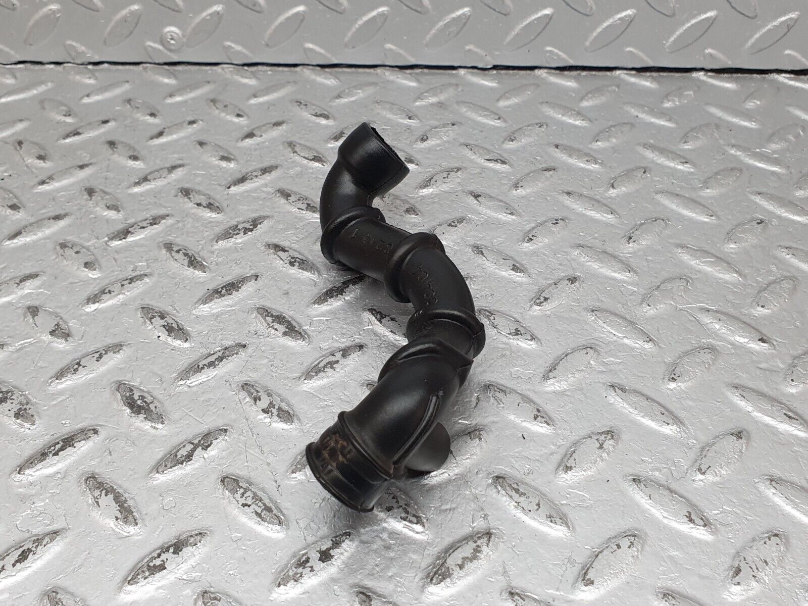 41249 Mercedes-Benz W126 300SE Air Intake Hose Pipe 1030940482