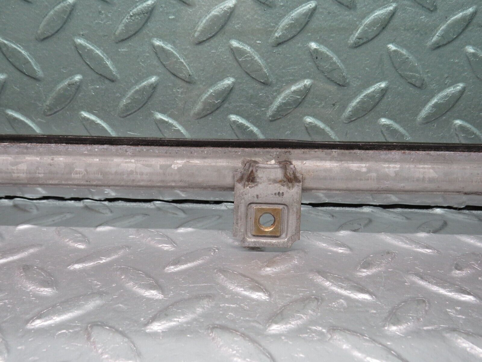 38229 Mercedes-Benz R129 280SL Coupe Right Door Window Glass