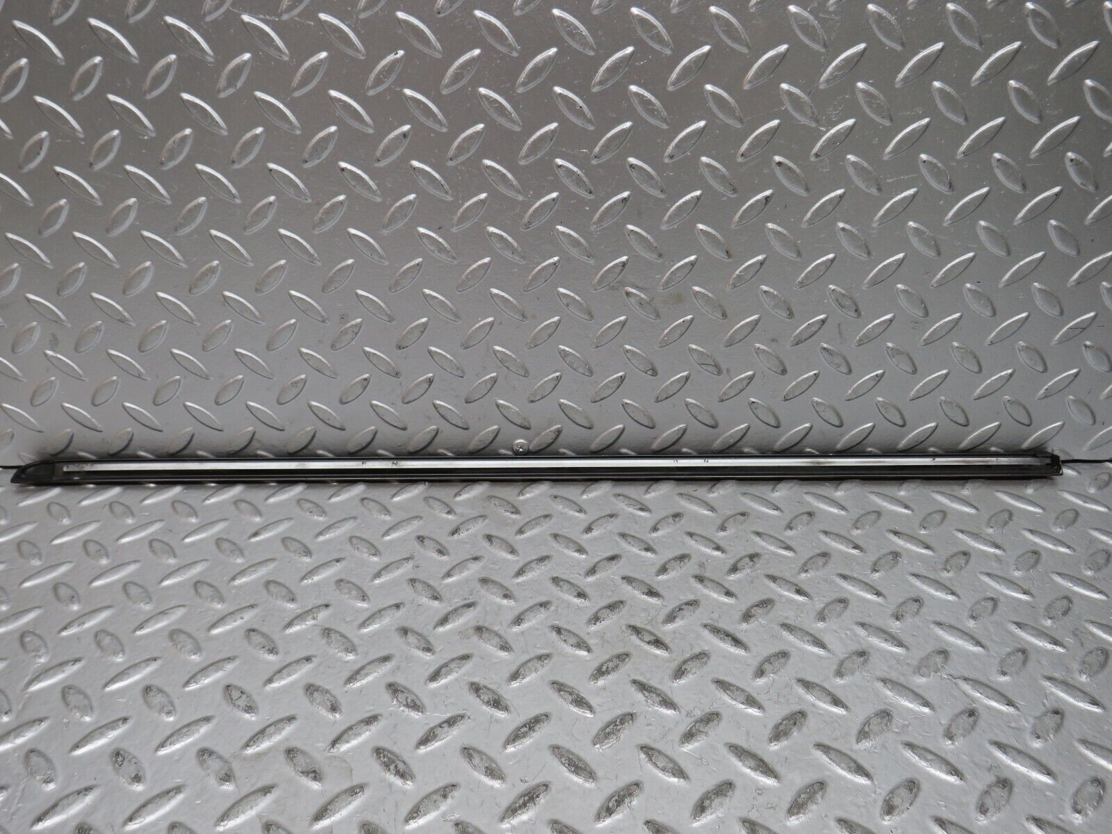 29002 Mercedes-Benz C124 320CE Coupe Rear Right Window Exterior Chrome Trim