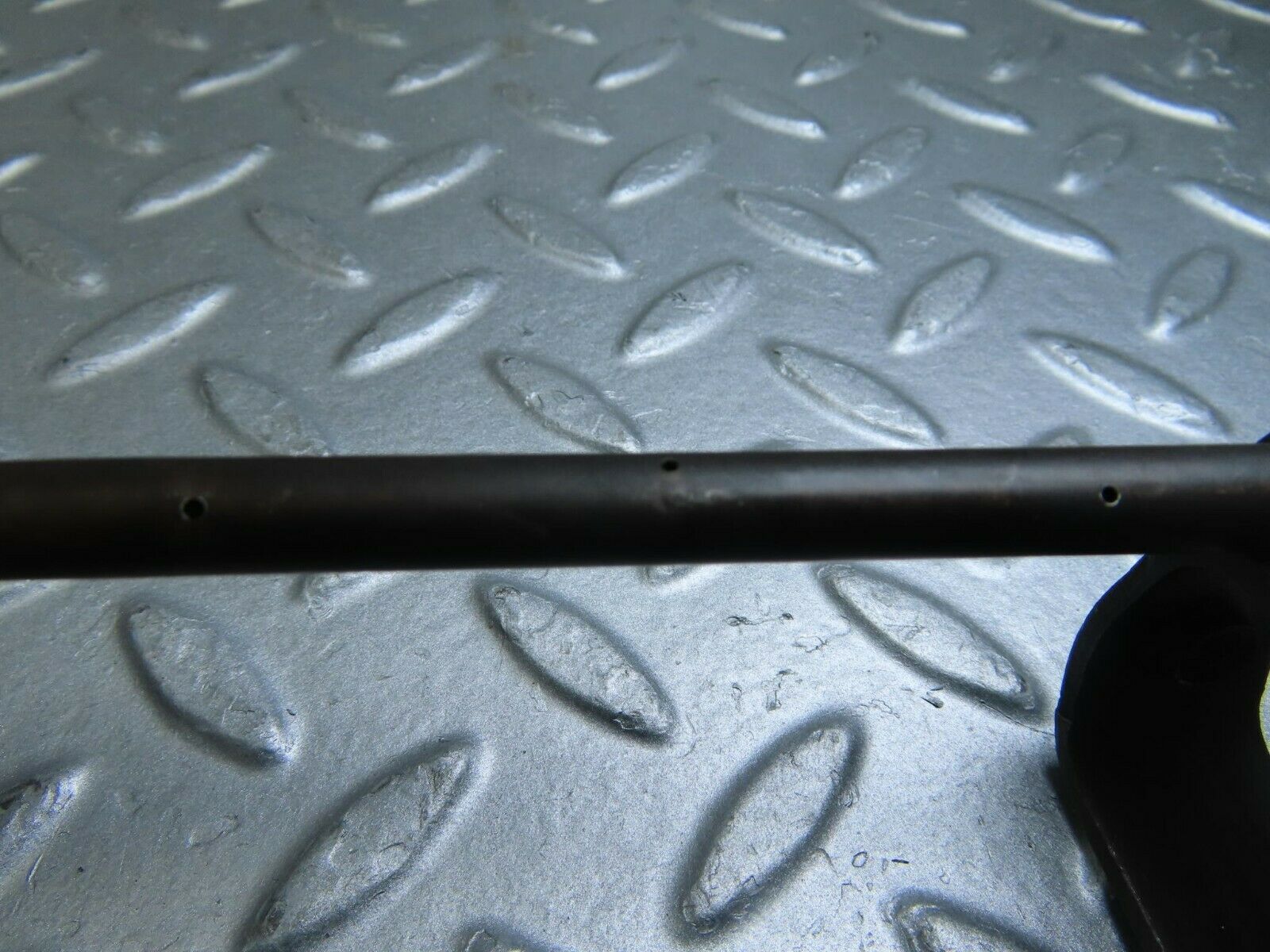 10221 Mercedes-Benz W111 220SE Camshaft Oil Tube With Rocker Cover Supports