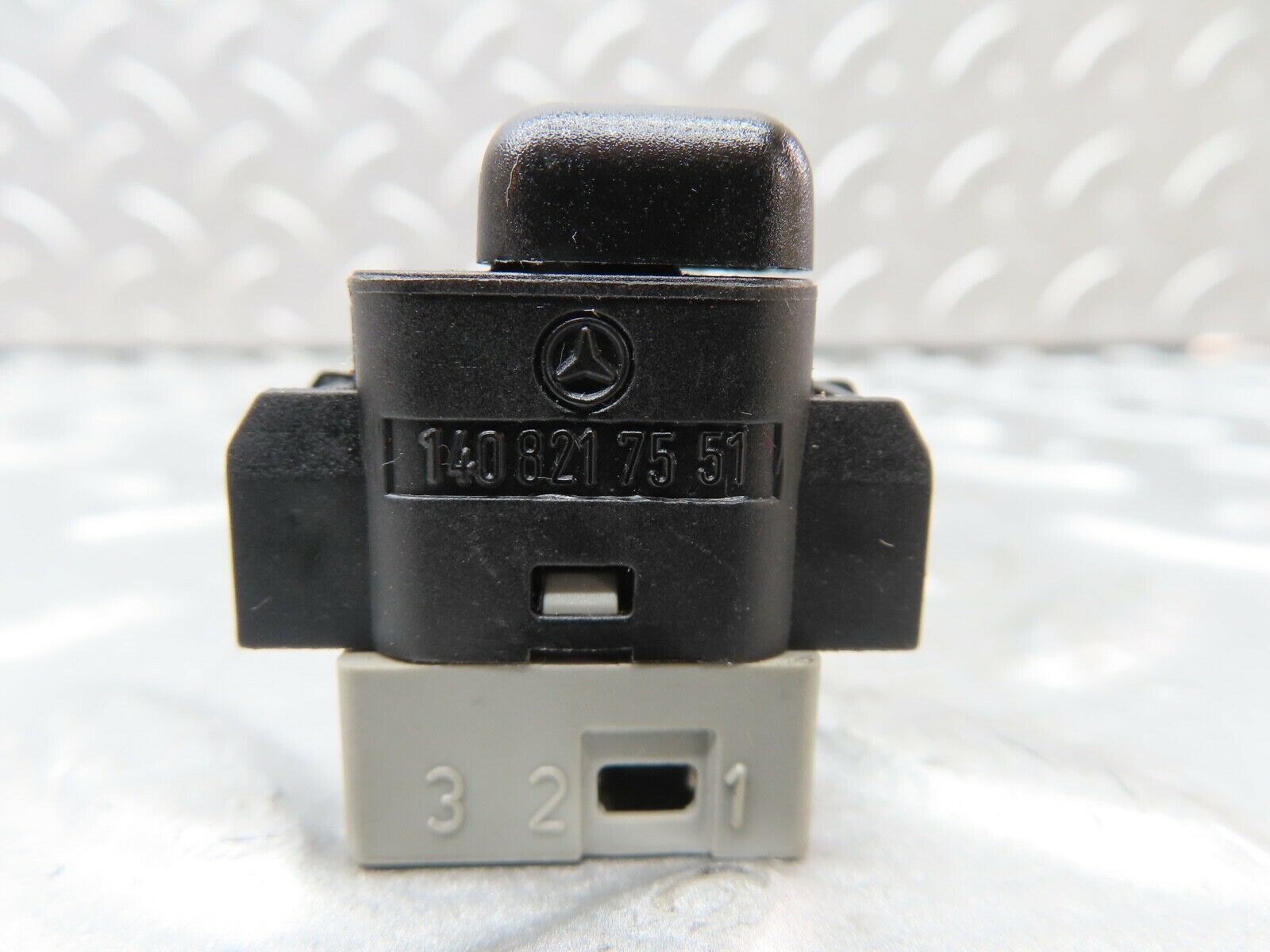 19723 Mercedes-Benz C140 CL420 Coupe Child Lock Control Switch 1408217551