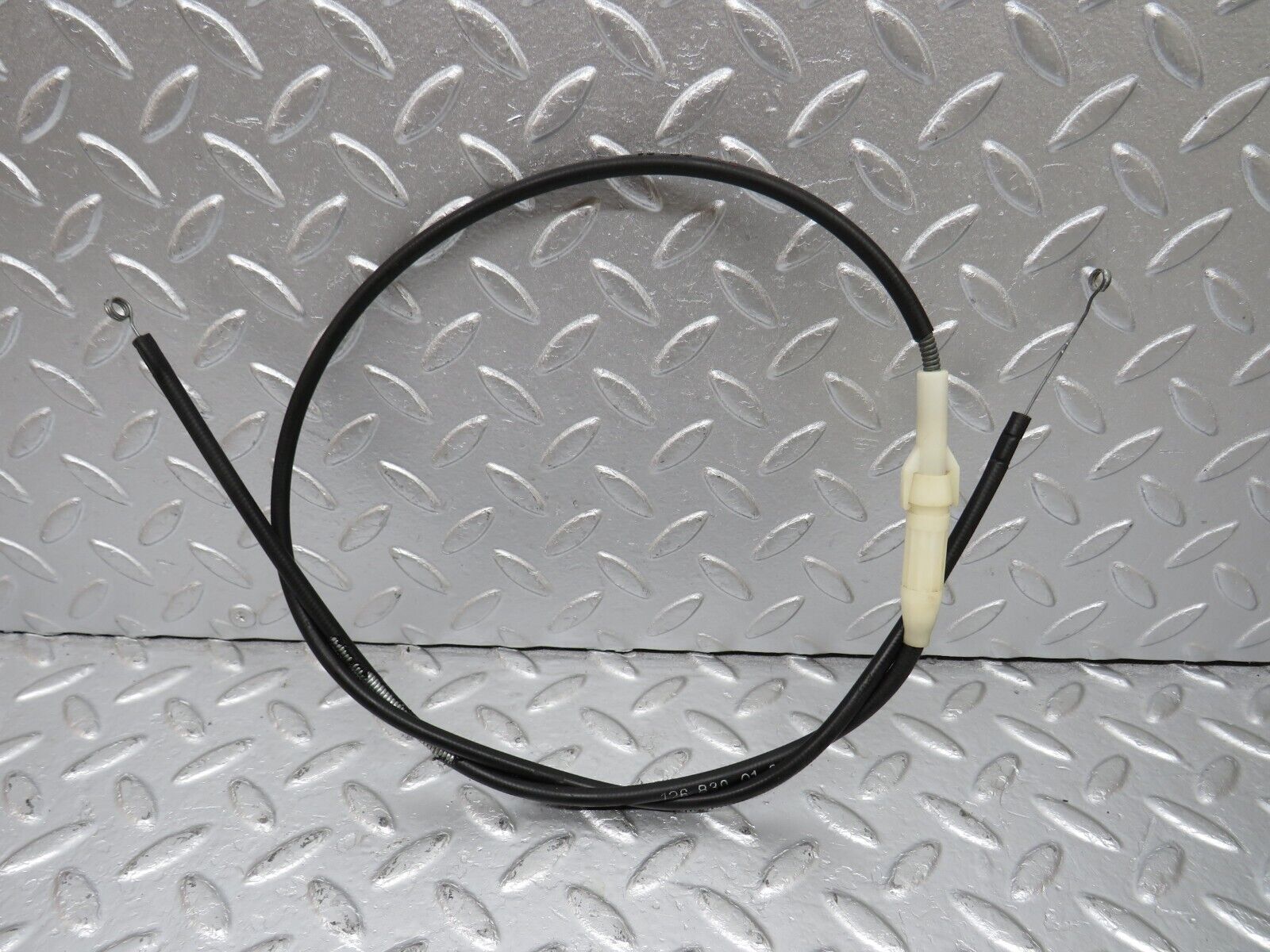 34464 Mercedes-Benz C126 380SEC Coupe Heater Control Cable 1268300131