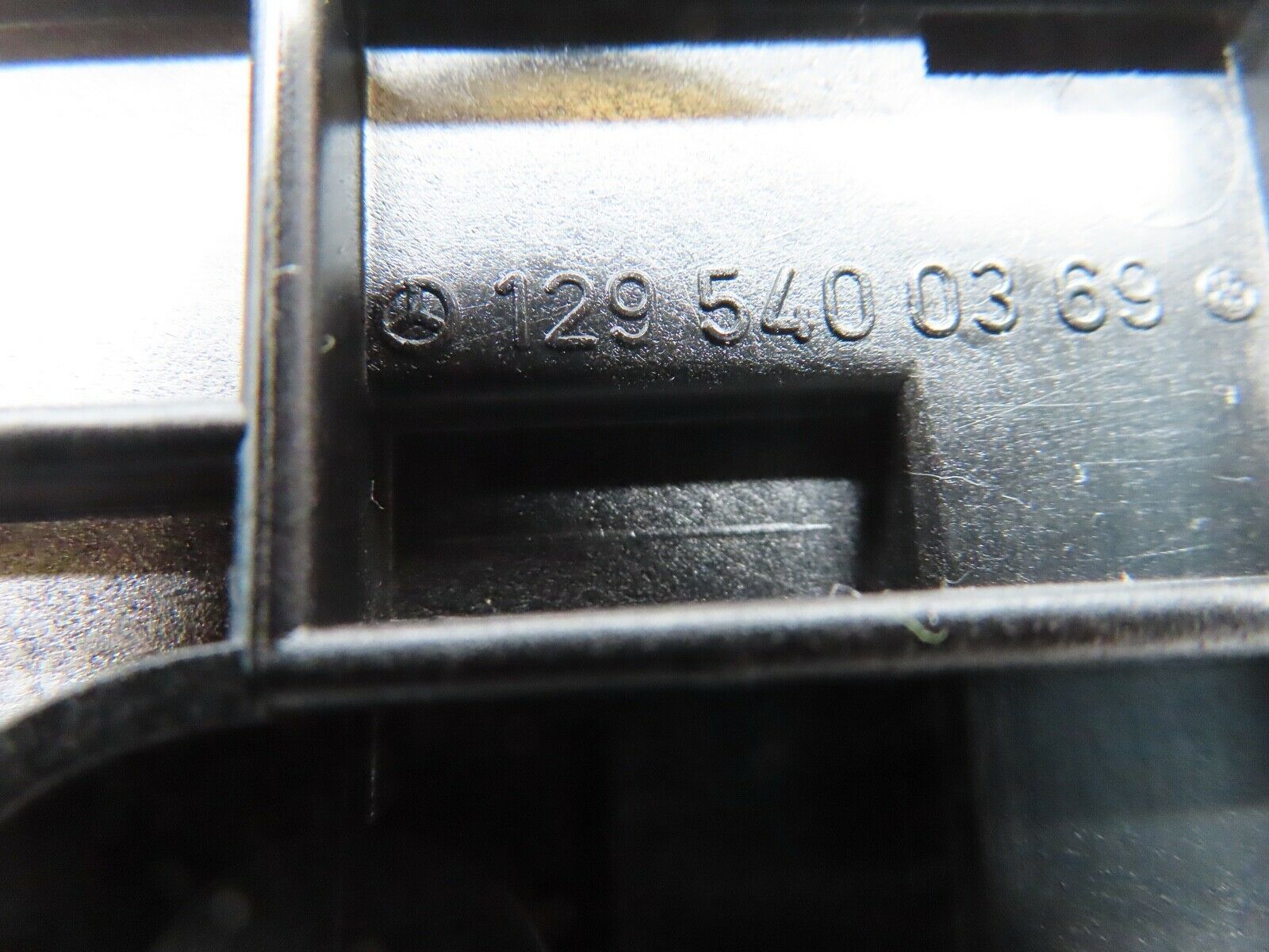 17263 Mercedes-Benz R129 300SL Coupe Cable Wire Distributor Connector