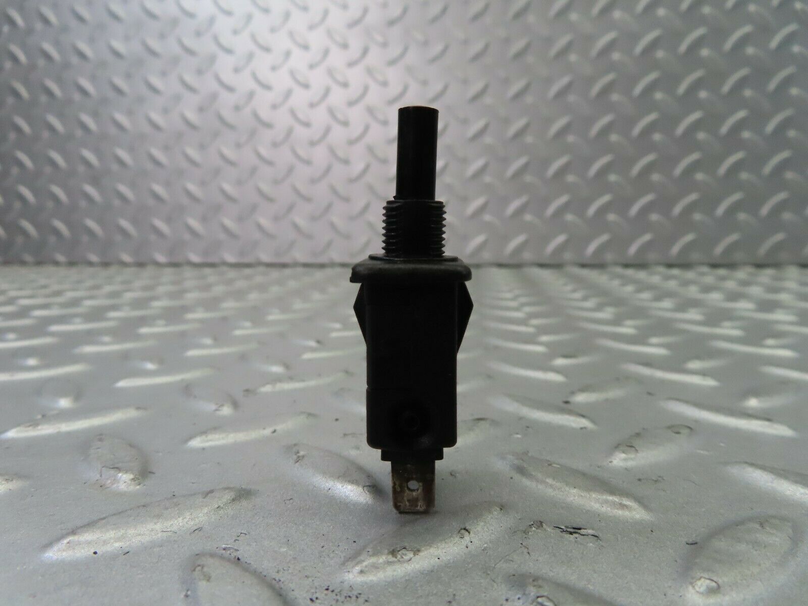 7473 Mercedes-Benz W116 450SE Door Contact Switch 0008212852