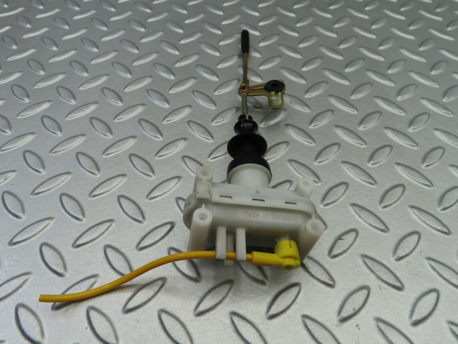 6574 Mercedes-Benz S124 E220 Wagon Door Lock Vacuum Actuator Rear Right