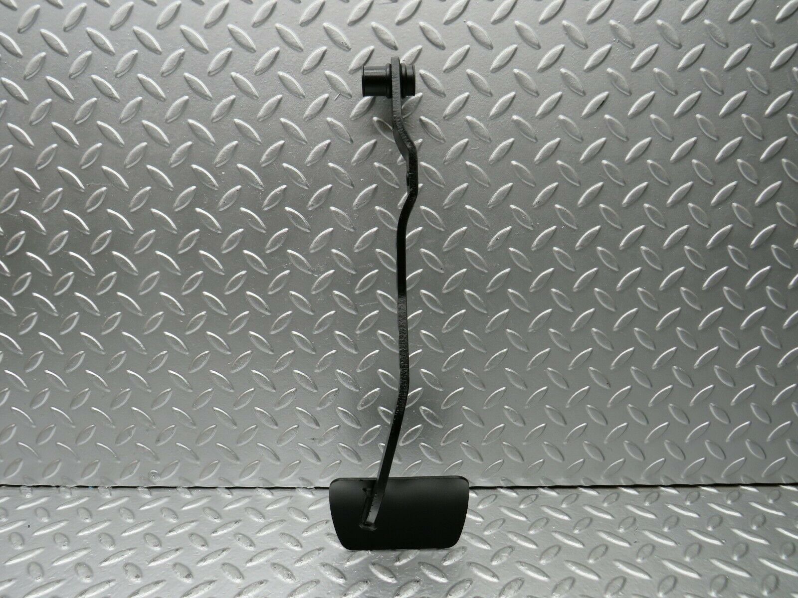 23036 Mercedes-Benz C123 230CE Coupe Brake Pedal