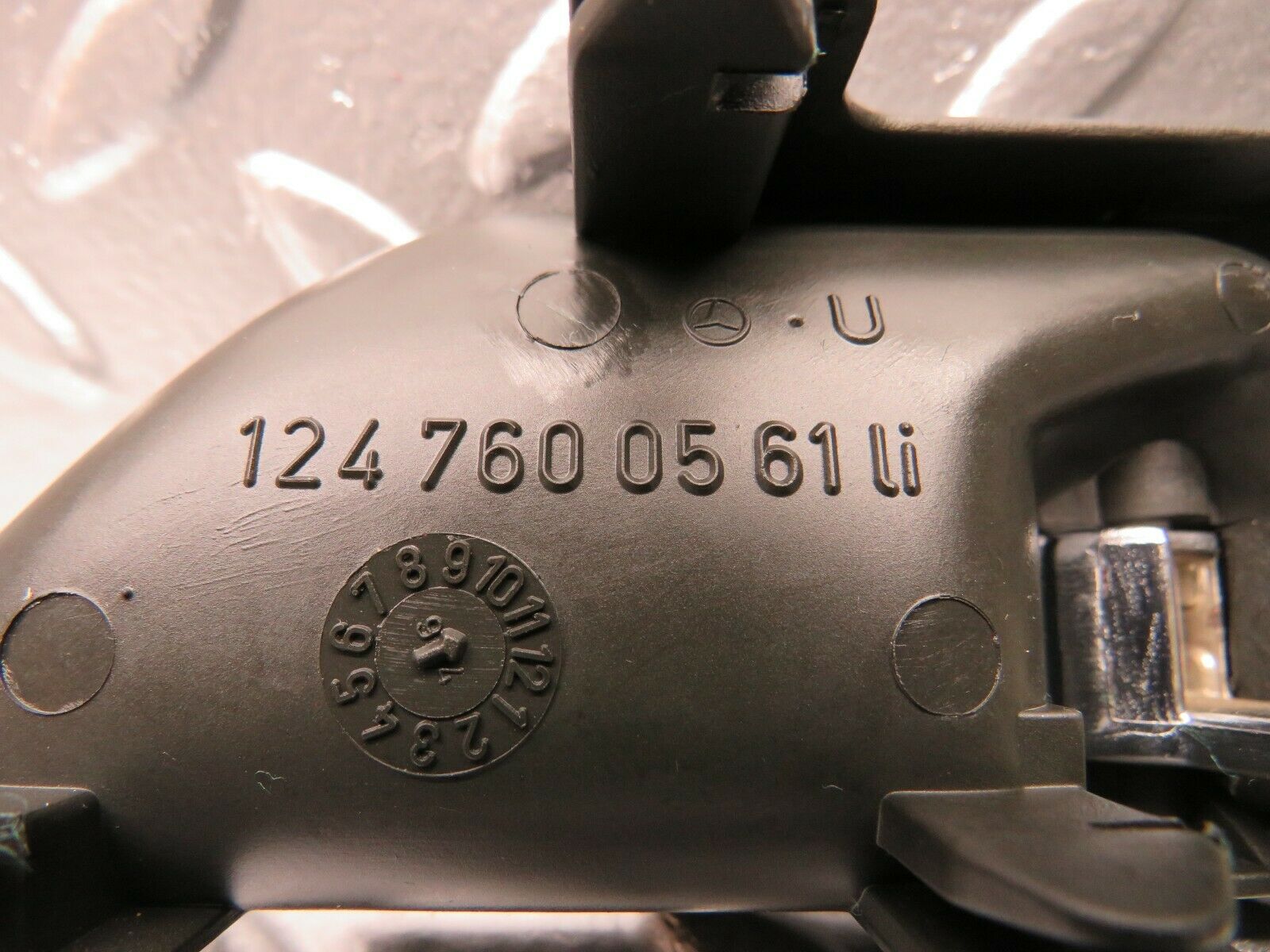 22375 Mercedes-Benz C124 E220 Coupe Interior Door Handle Left 1247600561