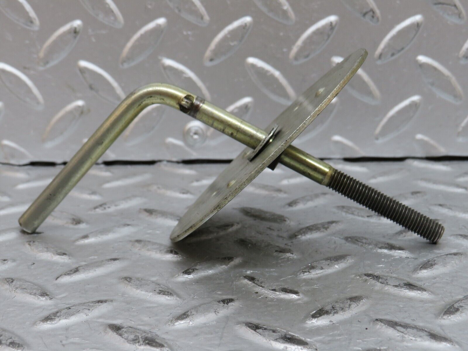 28299 Mercedes-Benz S123 240D Wagon Spare Wheel Holder