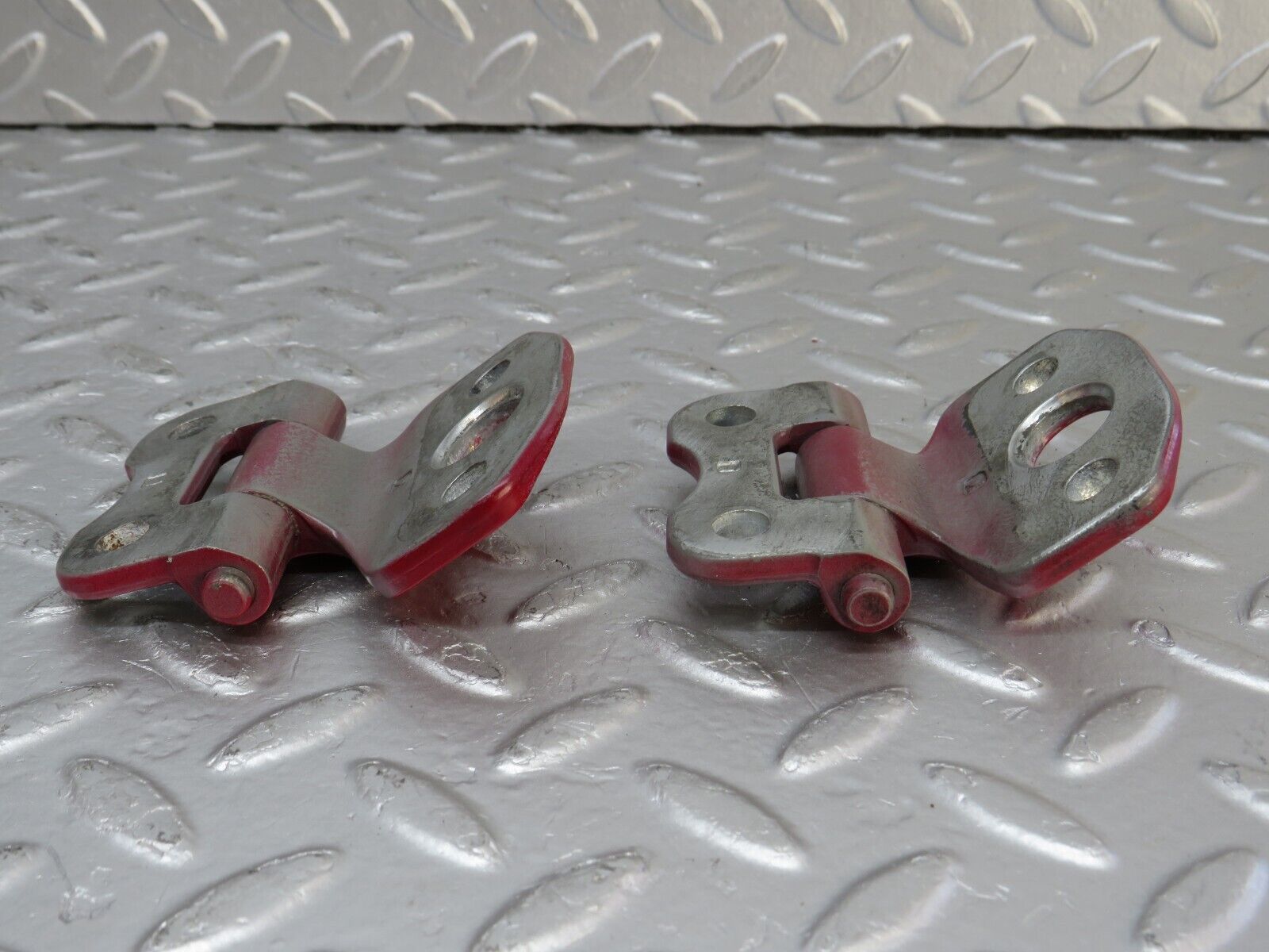 33370 Mercedes-Benz W202 C180 Front Door Hinge Right