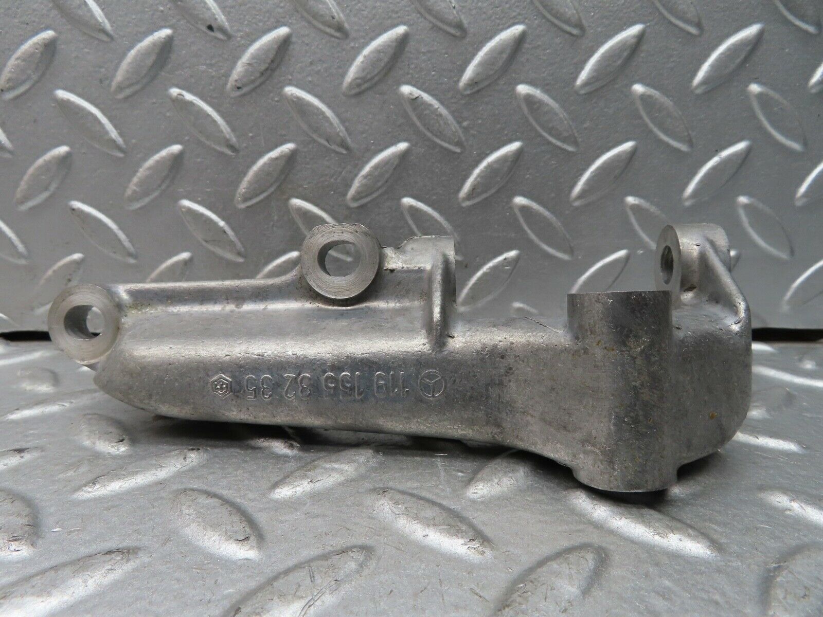 19554 Mercedes-Benz C140 CL420 Coupe Alternator Generator Bracket 1191553235