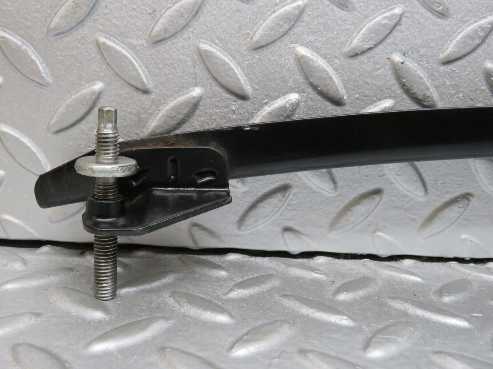 39659 Mercedes-Benz R129 320SL Coupe Right Door Front Window Channel