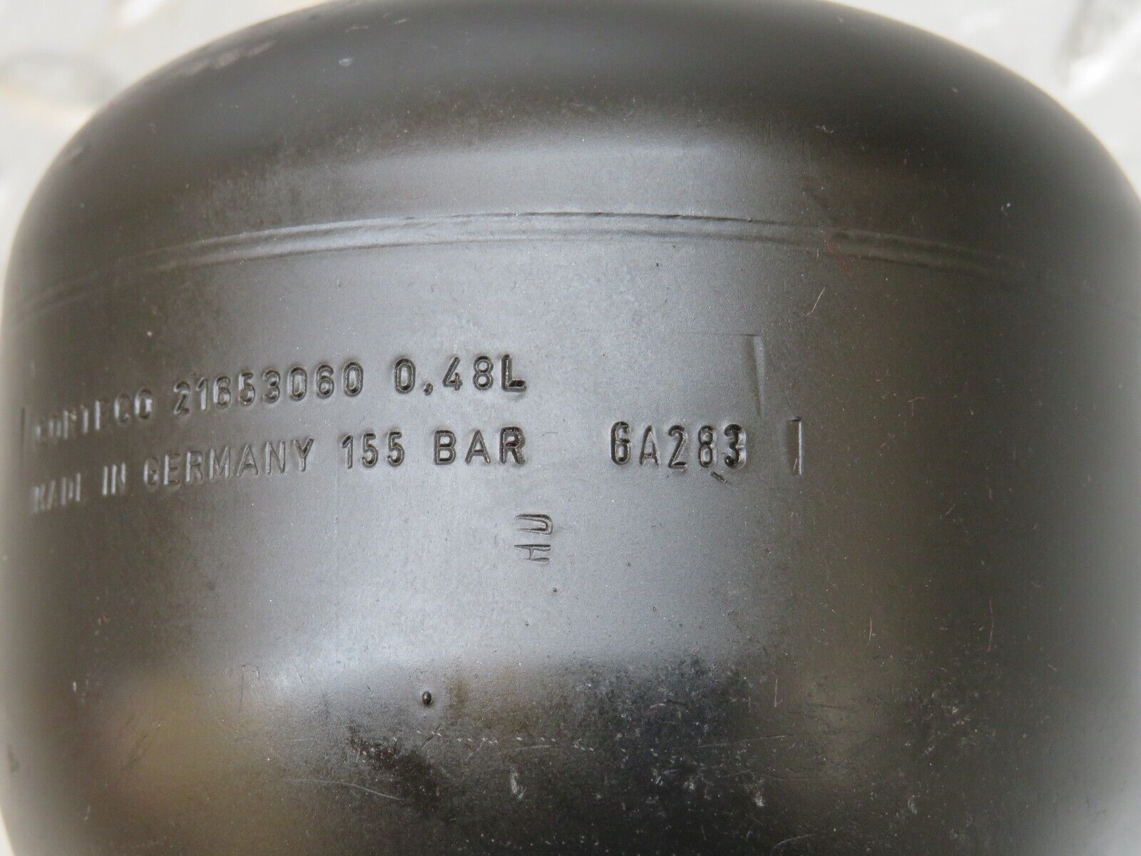 27646 Mercedes-Benz S124 300TE Wagon Rear Suspension Sphere 216530060