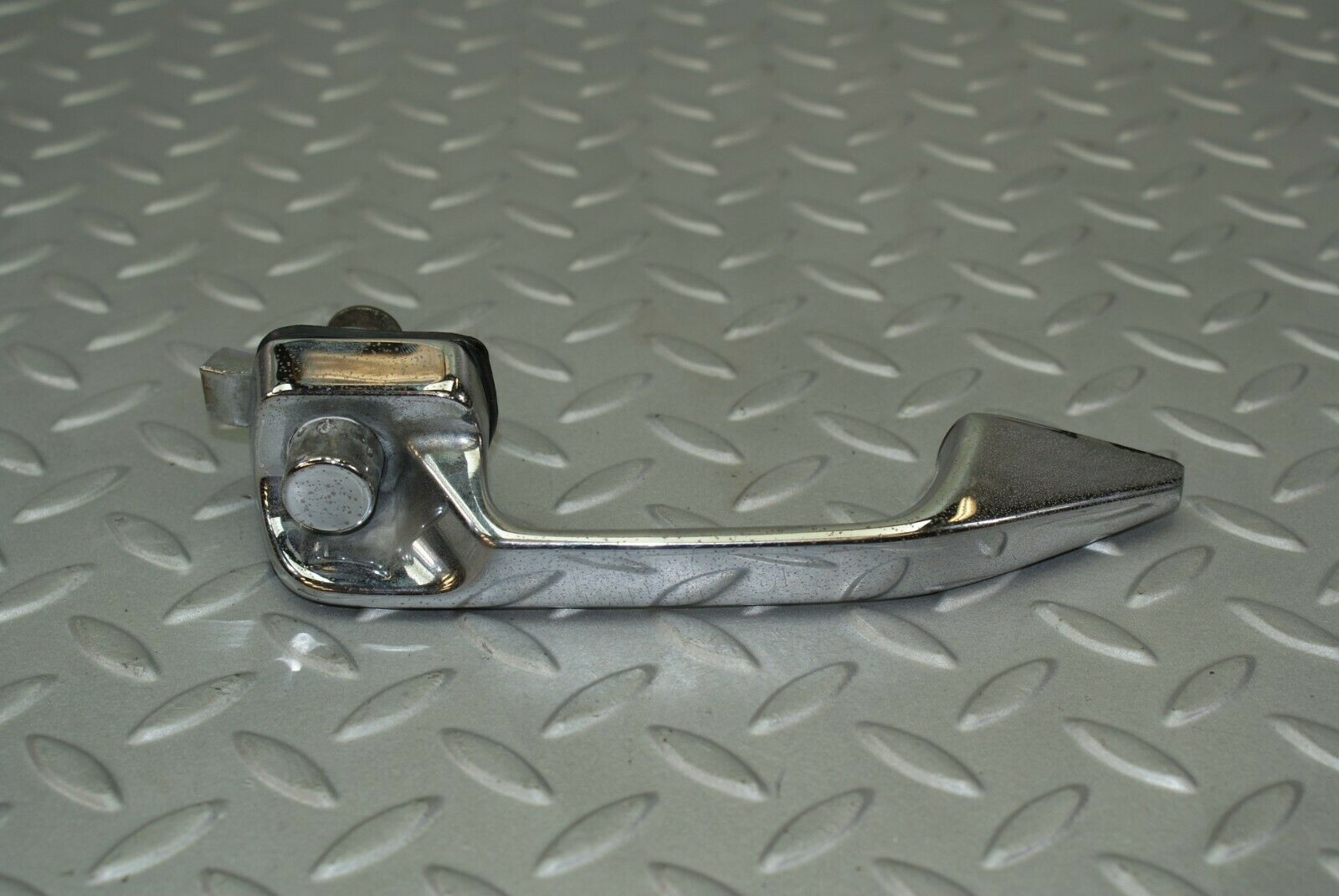 3106 Mercedes-Benz W115 220D Door Handle Rear Left 1157660301