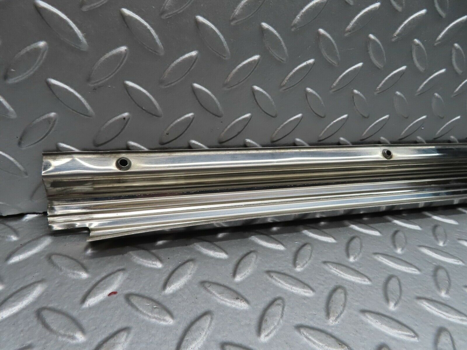 20956 Mercedes-Benz W114 250CE Coupe Left Door Sill Chrome