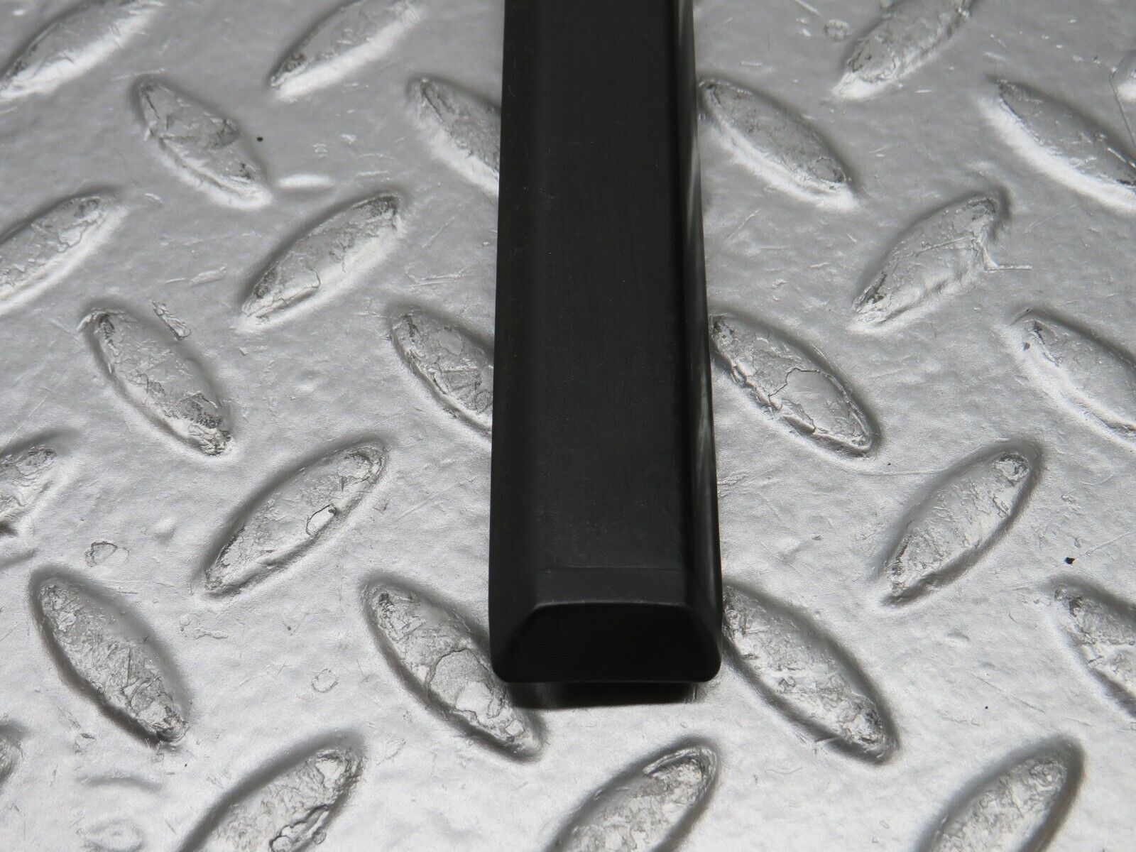 33849 Mercedes-Benz W201 190E 2.0L Rear Left Door Centre Moulding Trim