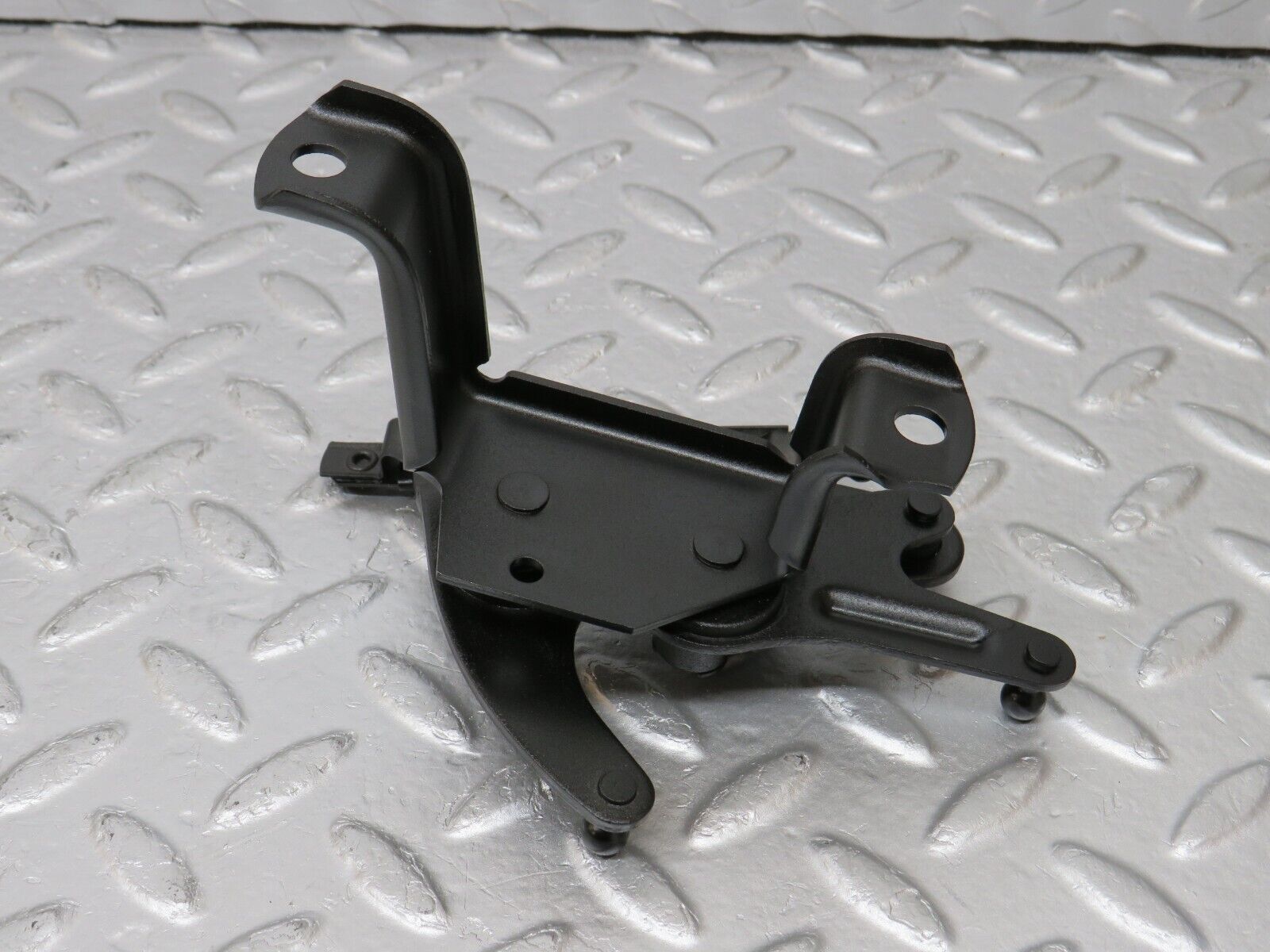 34585 Mercedes-Benz C126 380SEC Coupe Throttle Linkage