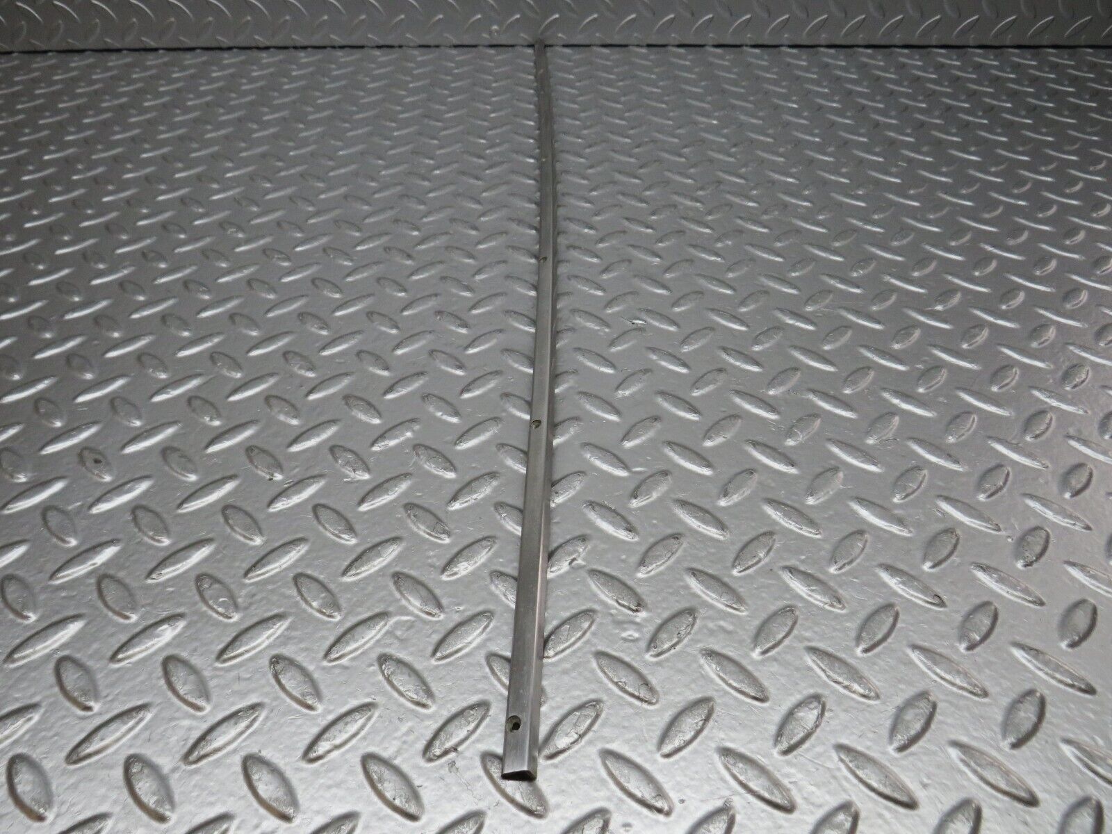 32573 Mercedes-Benz S124 300TE Wagon Sunroof Chrome Trim