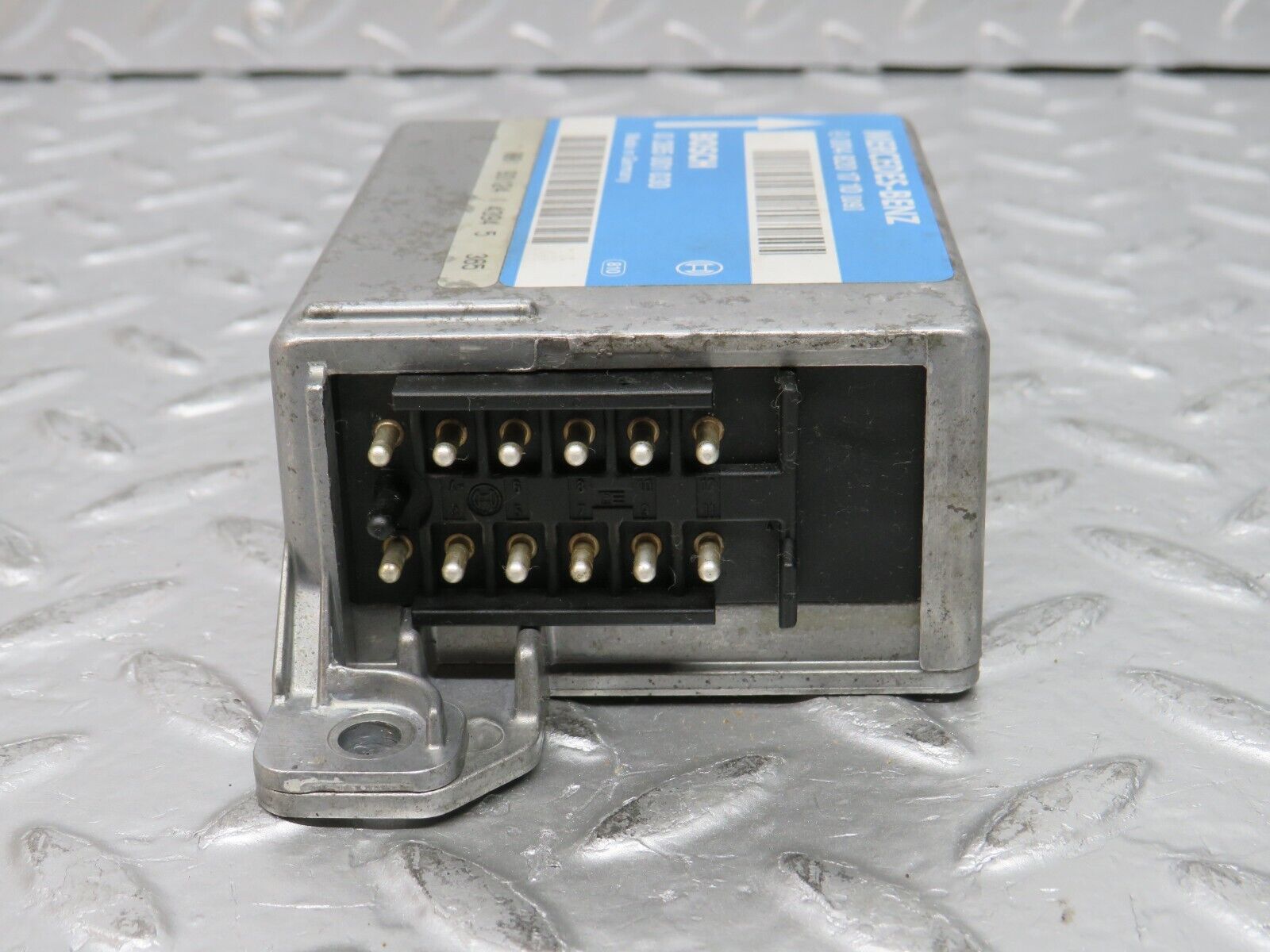 31745 Mercedes-Benz W201 190LE 1.8L Air Bag Control Unit Bosch 0048201710 028500103