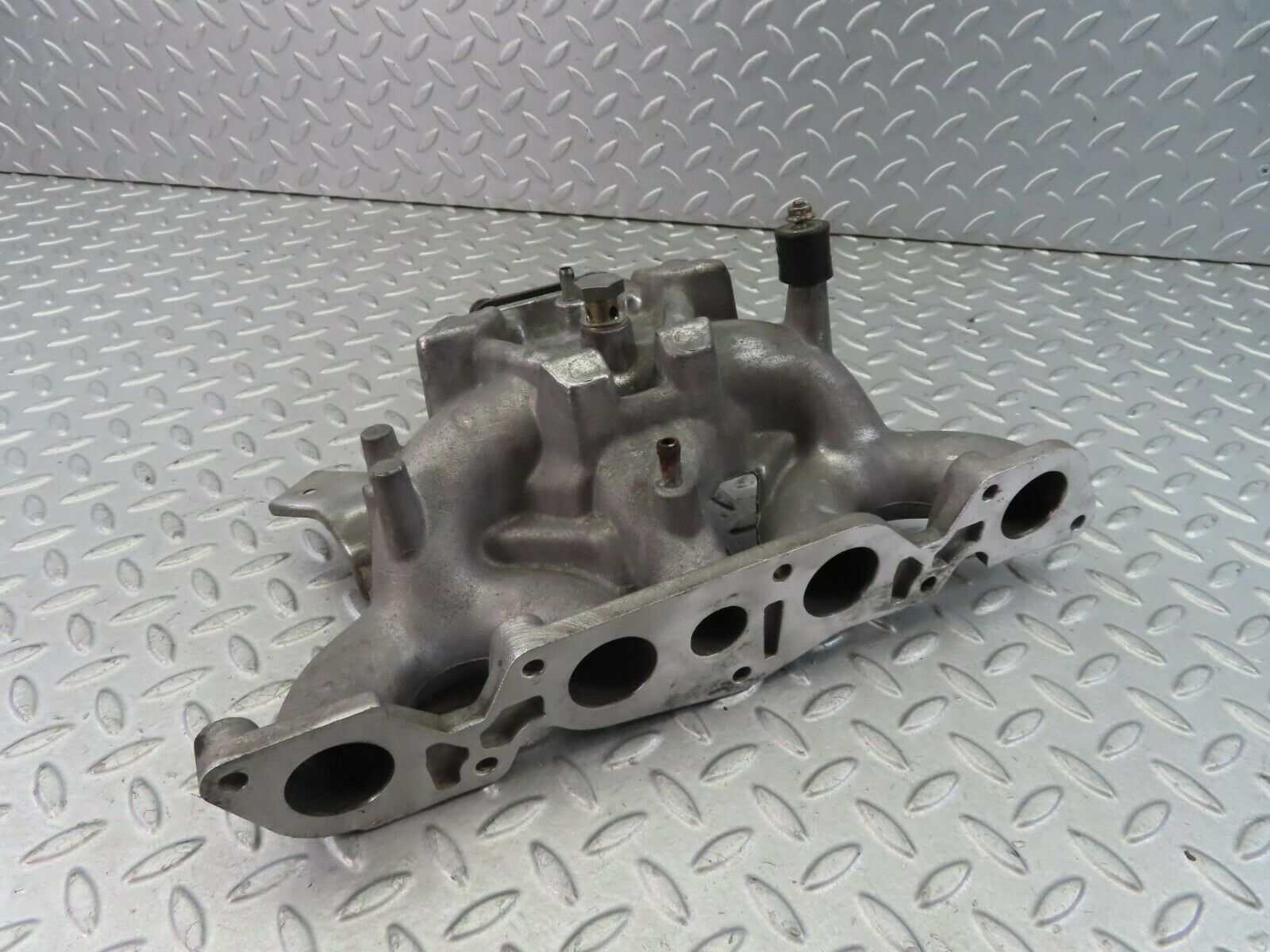 8678 Mercedes-Benz W123 Intake Manifold 1021411601