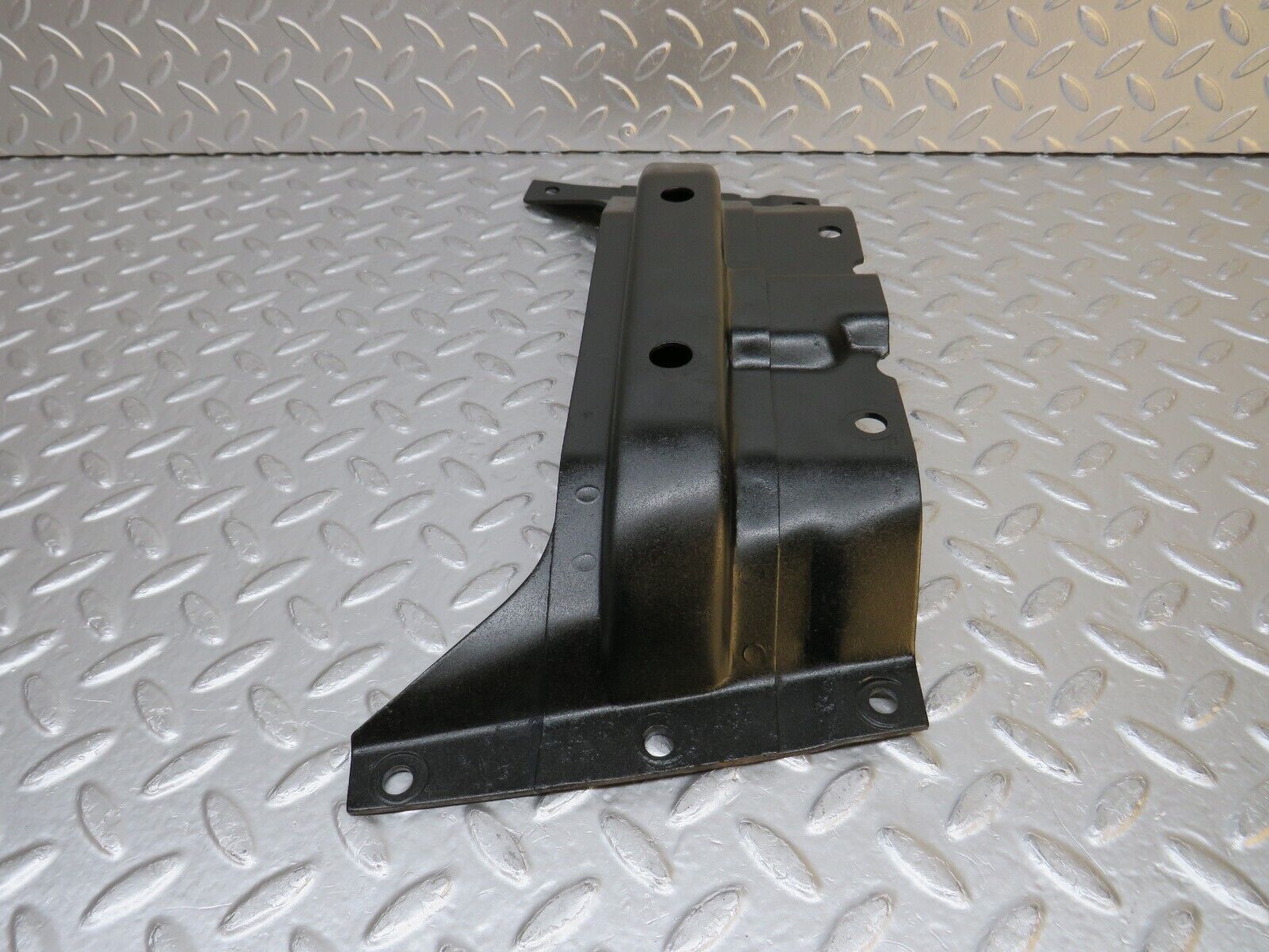 32240 Mercedes-Benz C107 350SLC Coupe Gearbox Mount Bracket