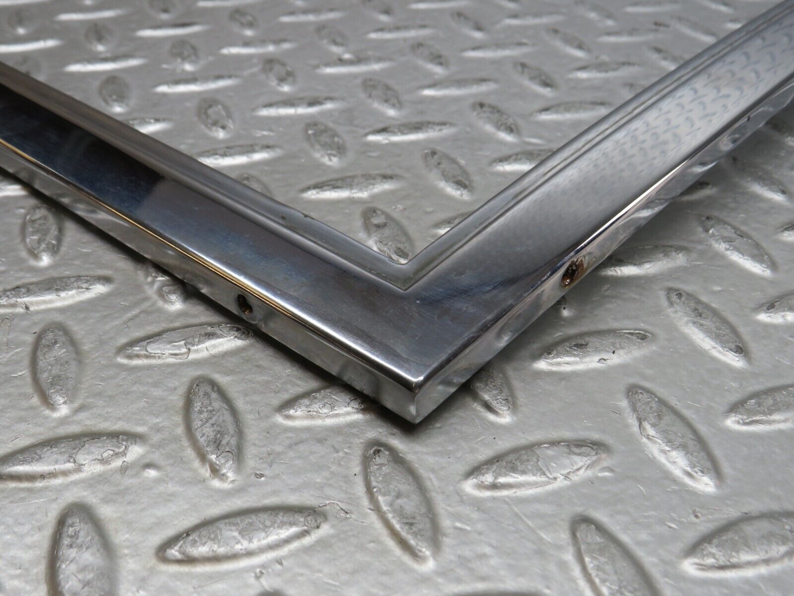 37319 Mercedes-Benz W109 300SEL Rear Left Door Chrome Window Frame