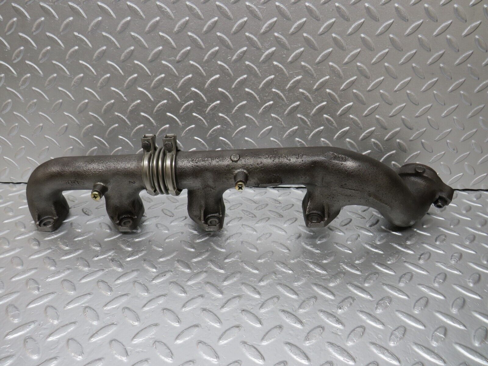 34636 Mercedes-Benz C126 380SEC Exhaust Manifold Right 1161420602 1161420702