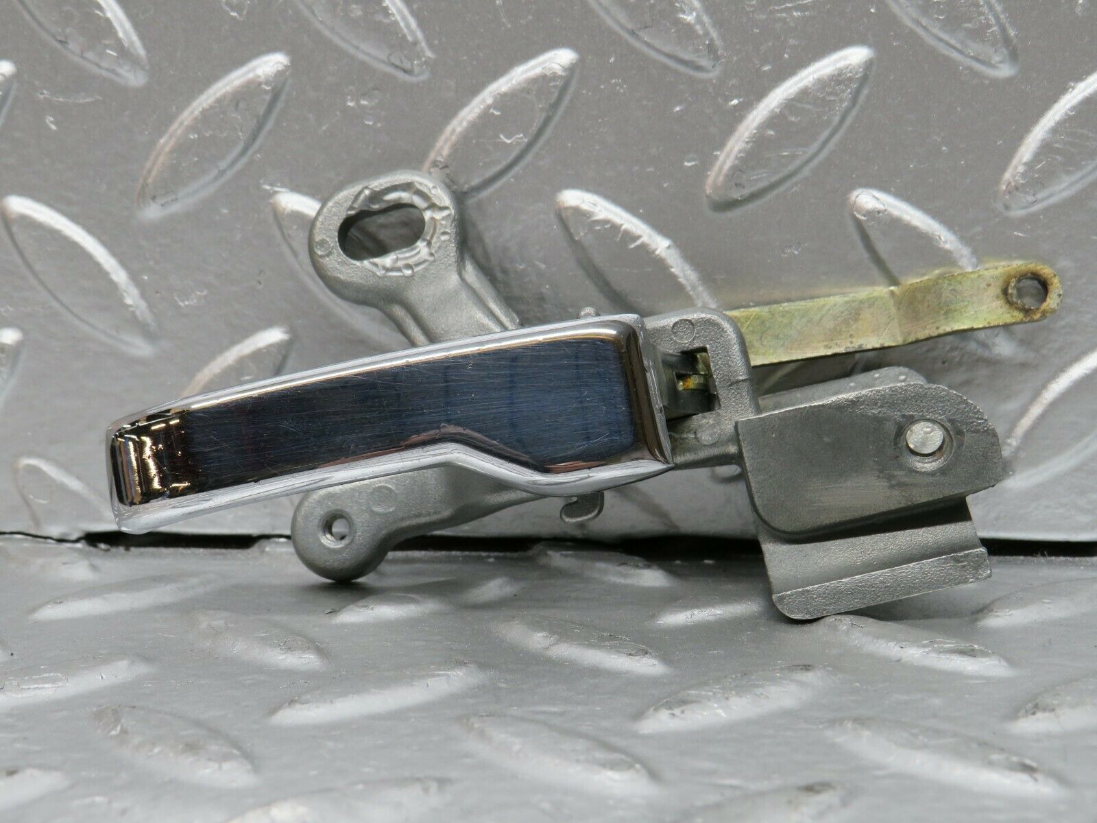 24471 Mercedes-Benz W108 Left Interior Door Handle 1157660119