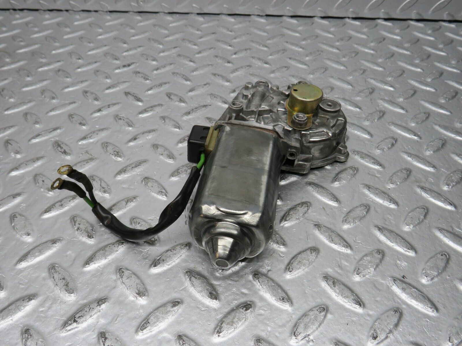 31197 Mercedes-Benz S124 220TE Window Regulator Motor Left Bosch 0130821284