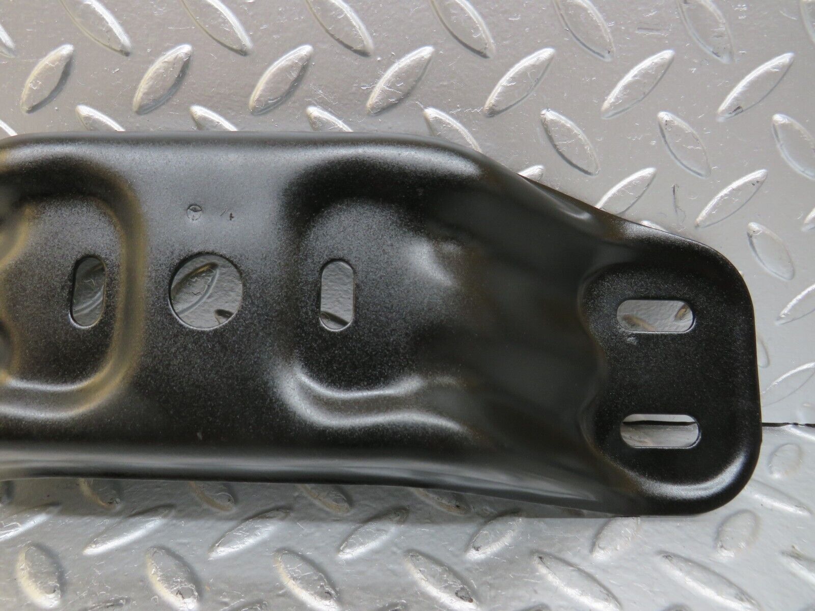 25723 Mercedes-Benz W124 280E Gearbox Mount Bracket Holder