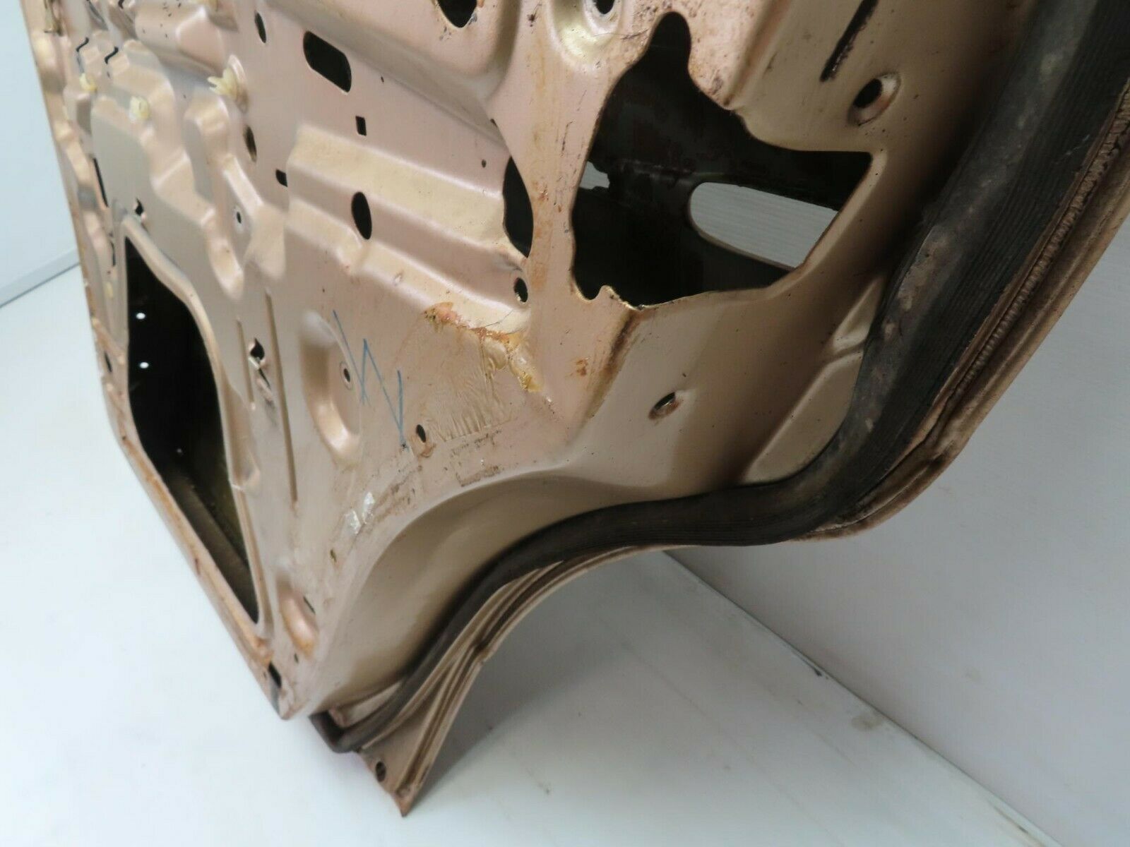 10904 Mercedes-Benz W123 230E Rear Right Door