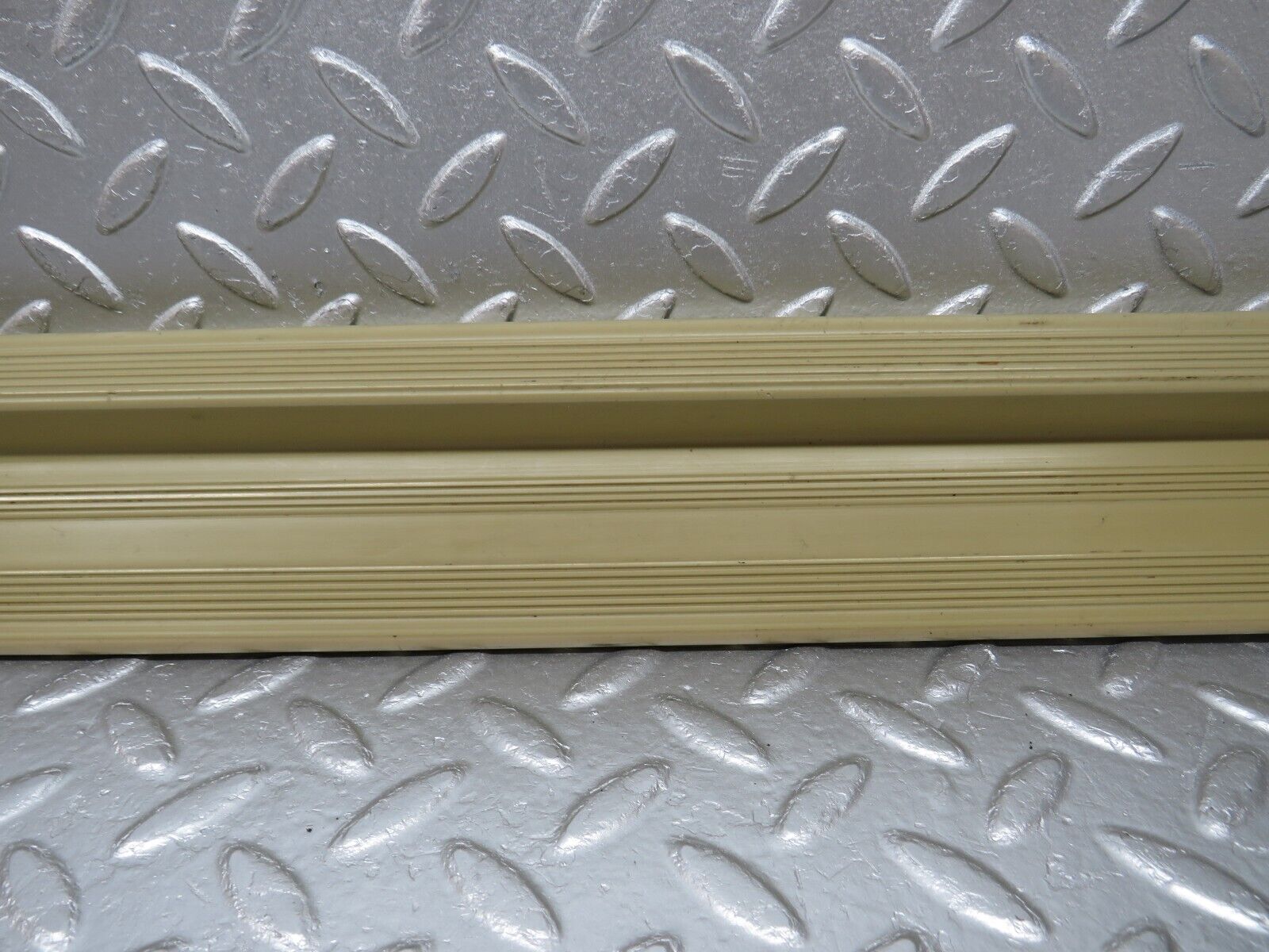 33980 Mercedes-Benz W124 260E Rear Right Door Sill Beige