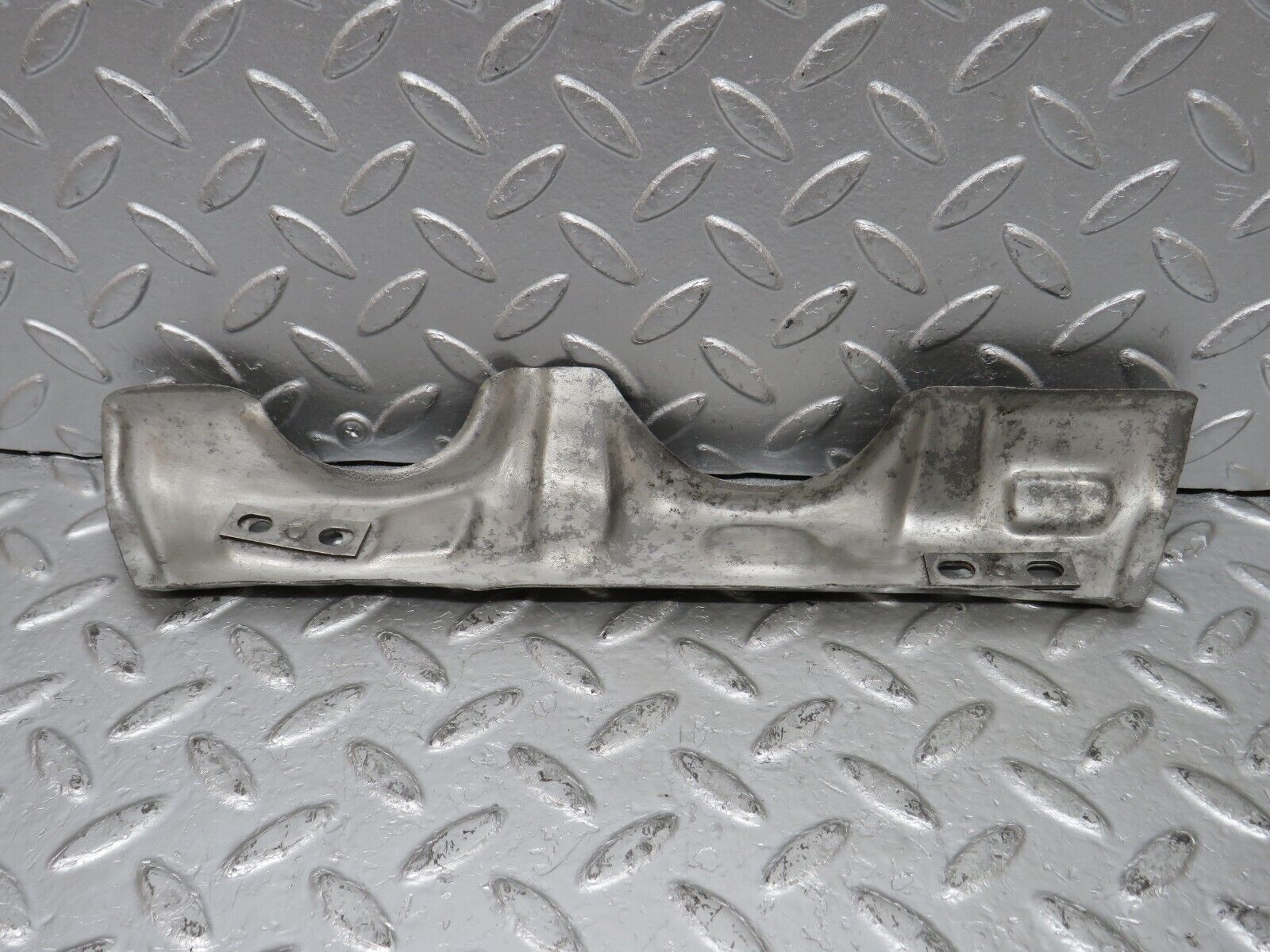 33114 Mercedes-Benz W126 420 V8 M117 Exhaust Manifold Heat Shield