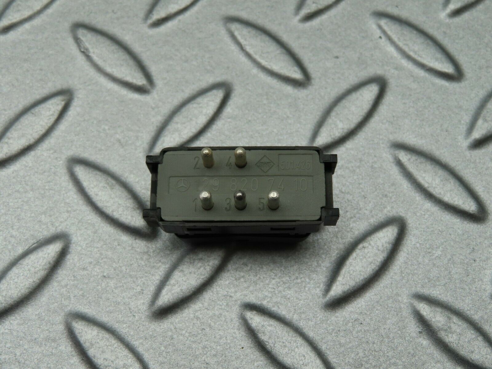 5346 Mercedes-Benz W124 230E Rear Windscreen Defroster Switch 1298207410