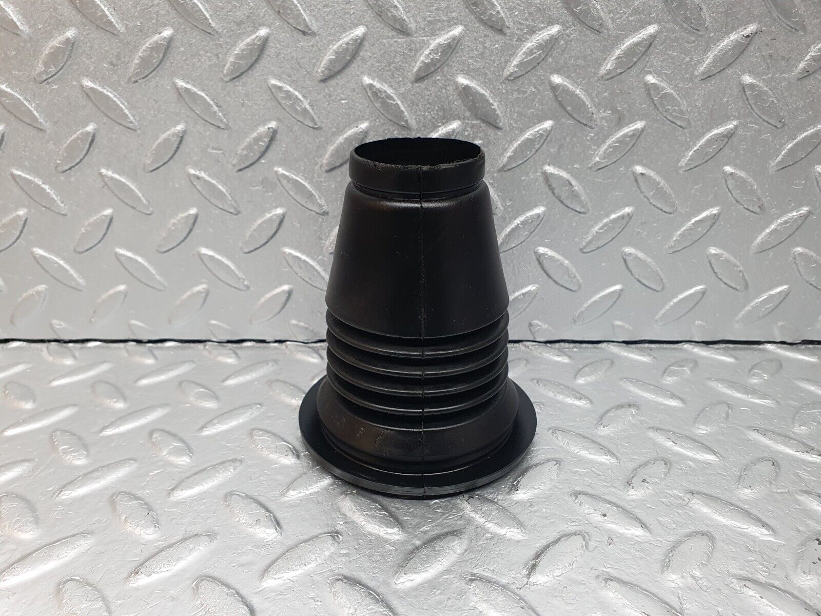 40890 Mercedes-Benz W126 300SE Steering Column Rubber Cover 1264620196