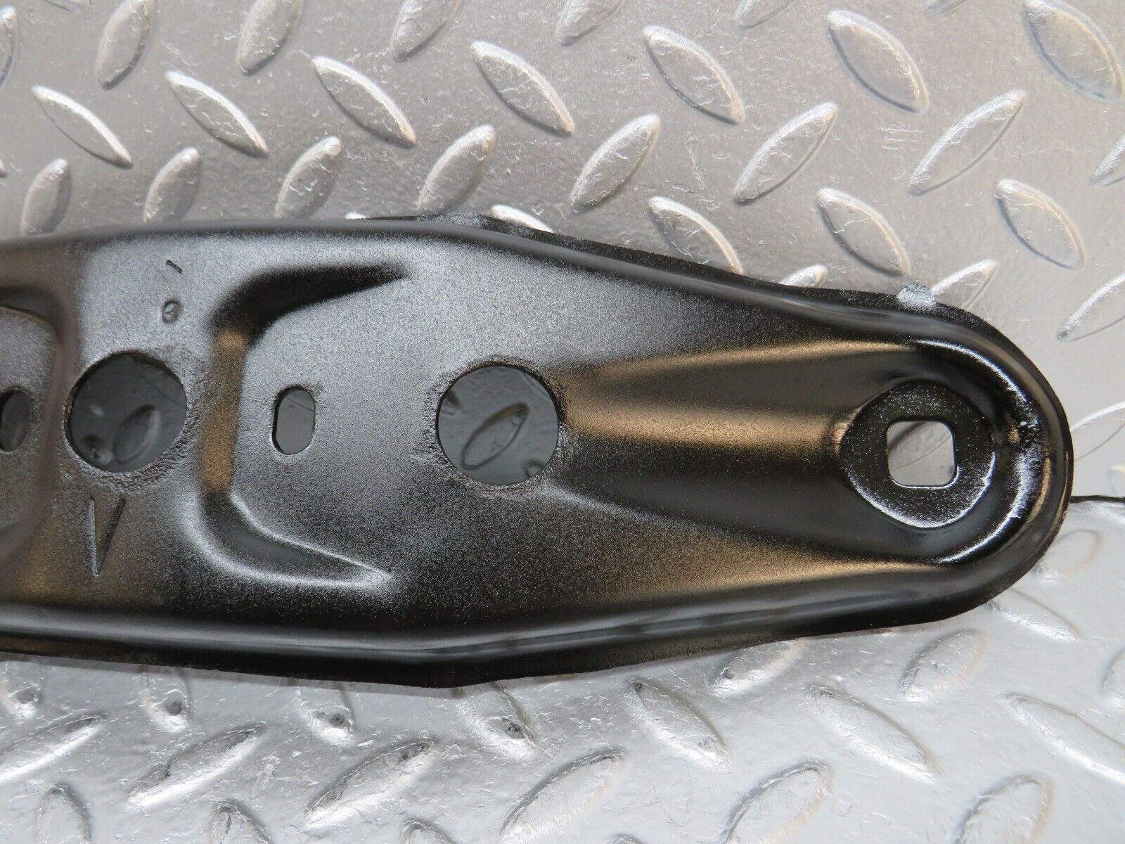 31427 Mercedes-Benz S124 220TE Wagon Gearbox Mount Bracket