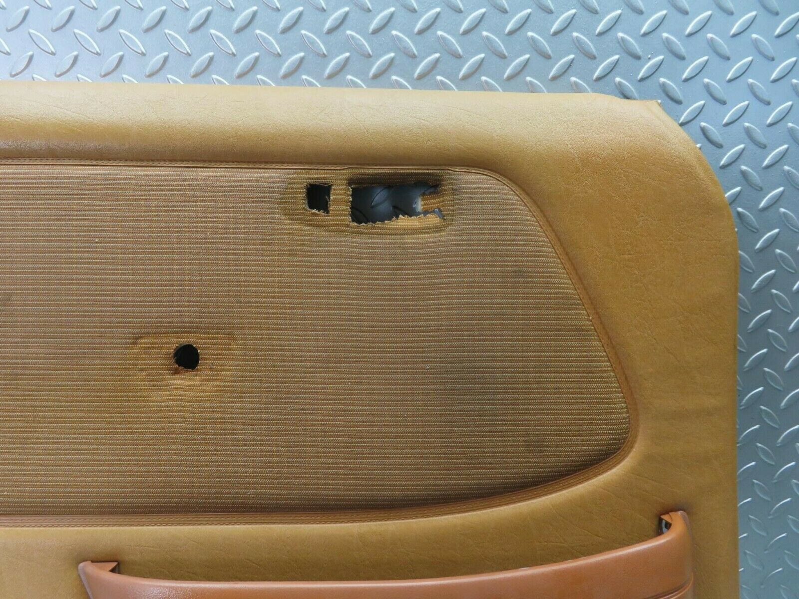 10867 Mercedes-Benz W123 230E Front Left Door Card Panel Beige / Light Brown