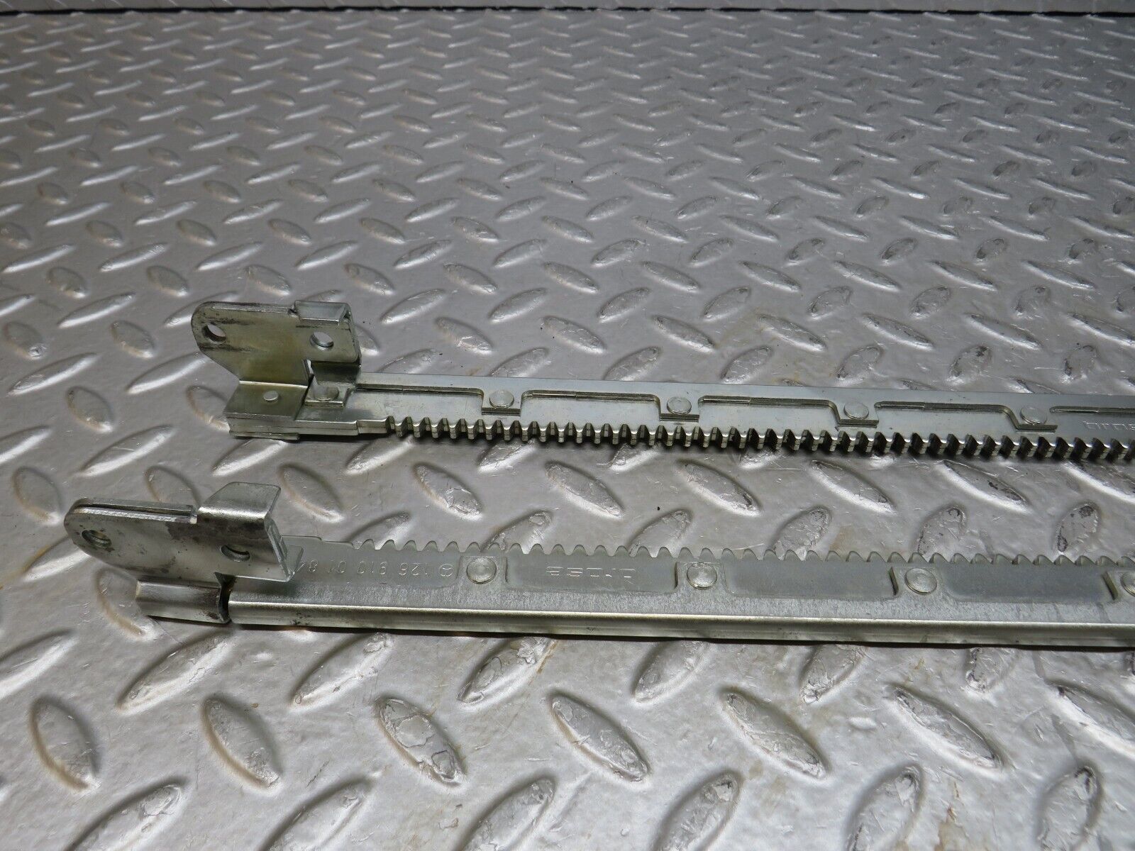 37084 Mercedes-Benz C126 420SEC Coupe Electric Seat Rail Pair 1269100184