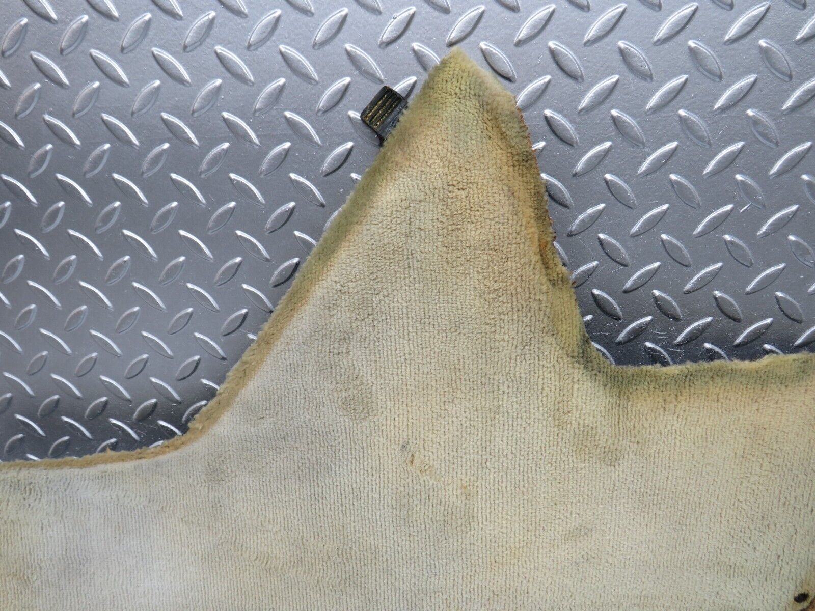 34383 Mercedes-Benz C126 380SEC Coupe Centre Console Carpet Right 1266831225