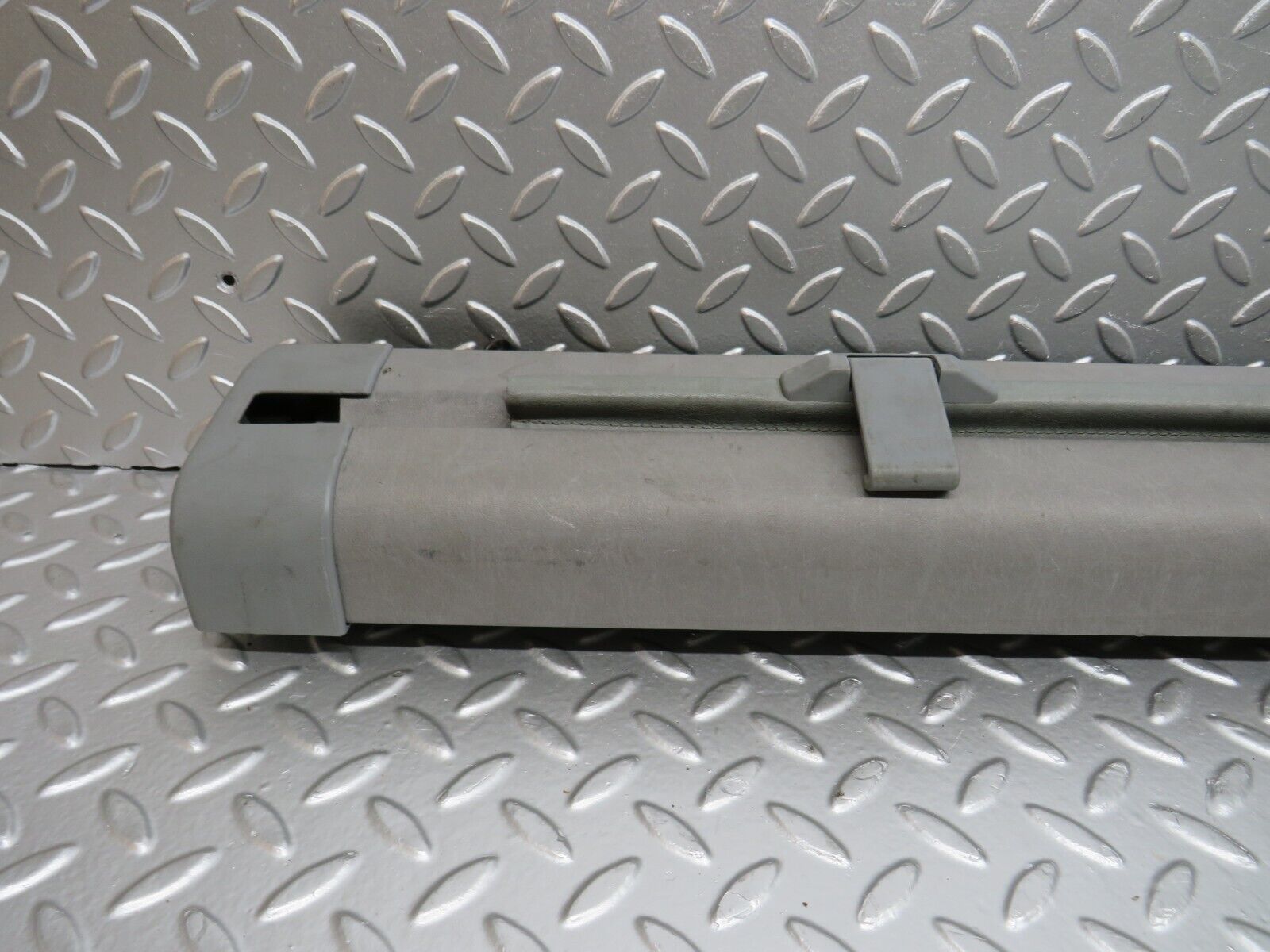 31499 Mercedes-Benz S124 220TE Wagon Trunk Roll Compartment Cover