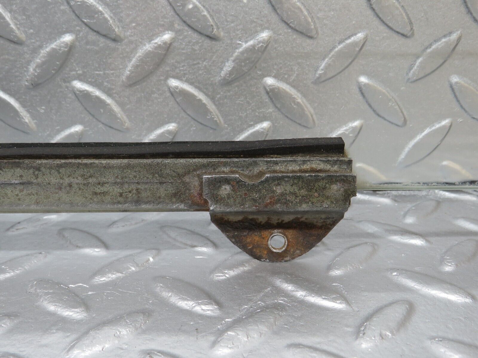 40270 Mercedes-Benz W110 230 Rear Left Door Window Glass