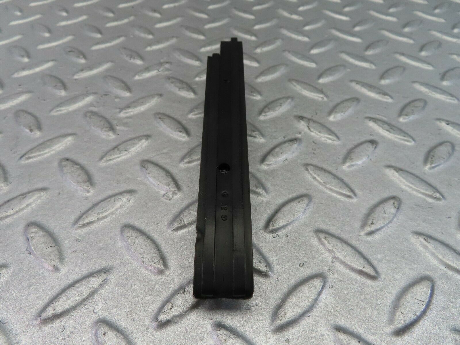 8052 Mercedes-Benz W115 220D Timing Chain Guide Rail