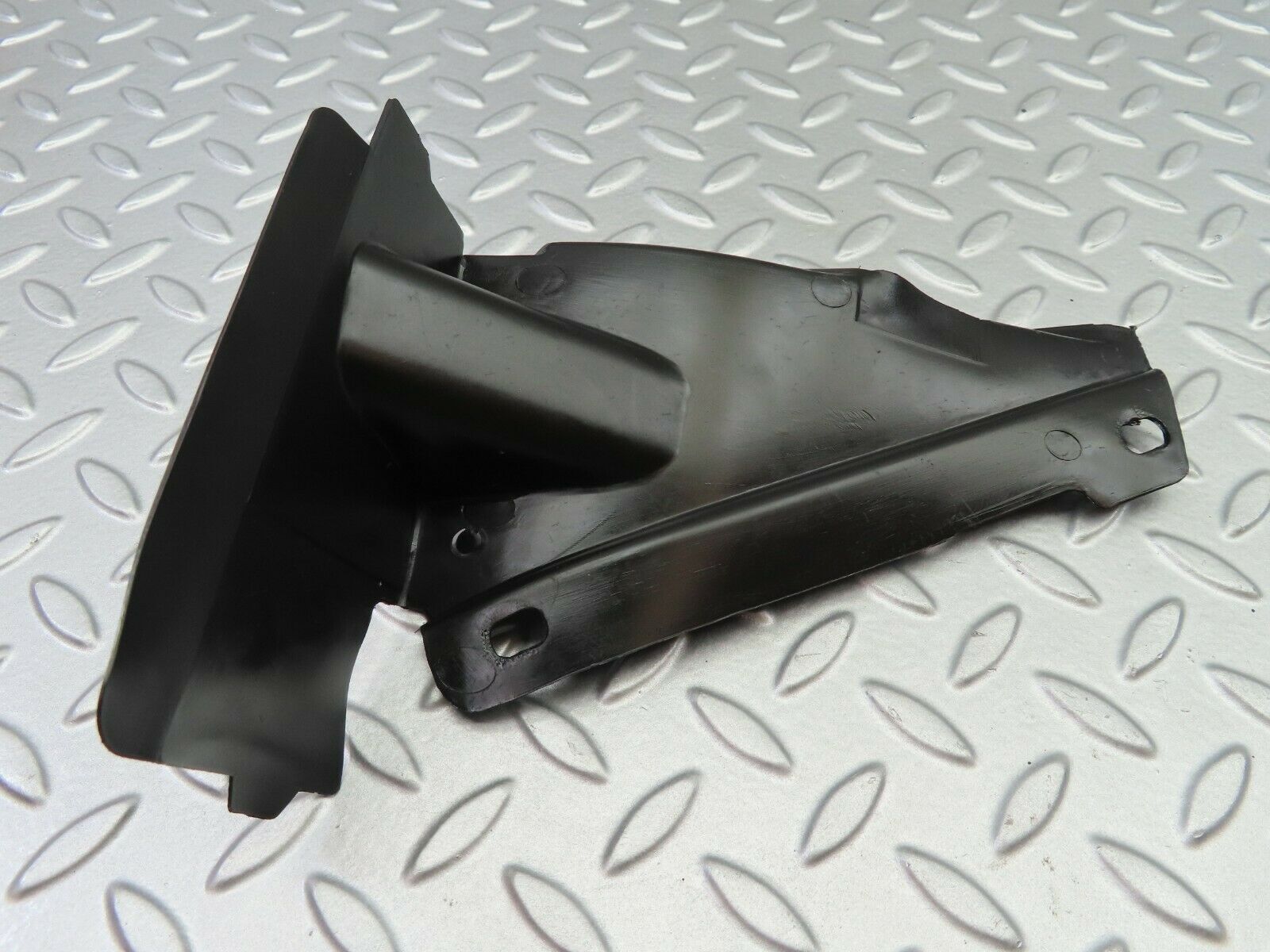 6727 Mercedes-Benz S124 E220 Wagon Covering Side Member Left 1246280907