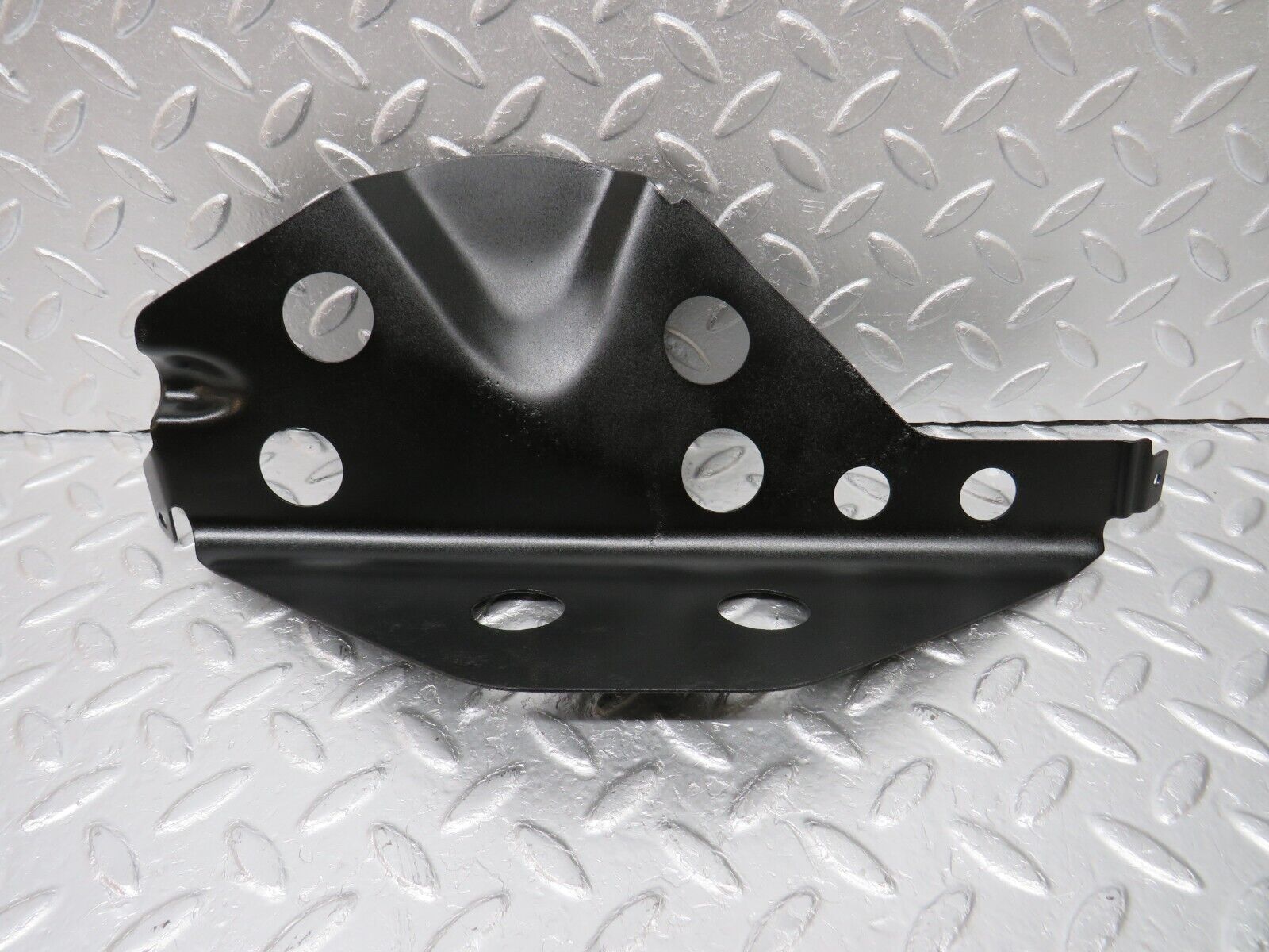 34654 Mercedes-Benz C126 380SEC Coupe Engine Bay Wire Cable Cover