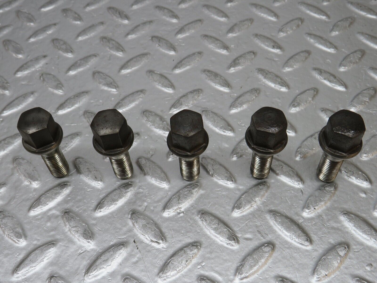 32233 Mercedes-Benz 5x Alloy Wheel Lug Bolt M12x1.5